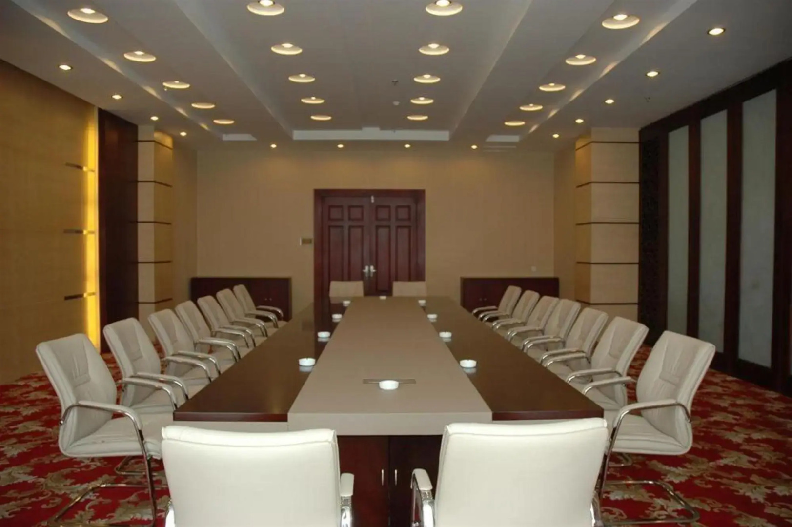 Longcheng Business Hotel