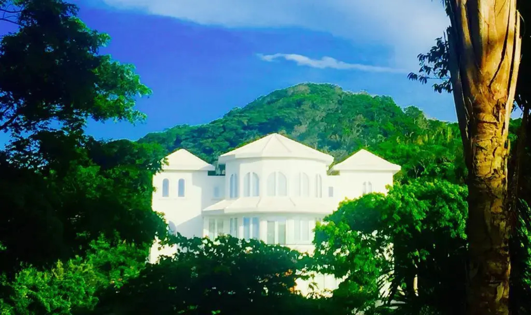 Boutique Roatan Resort