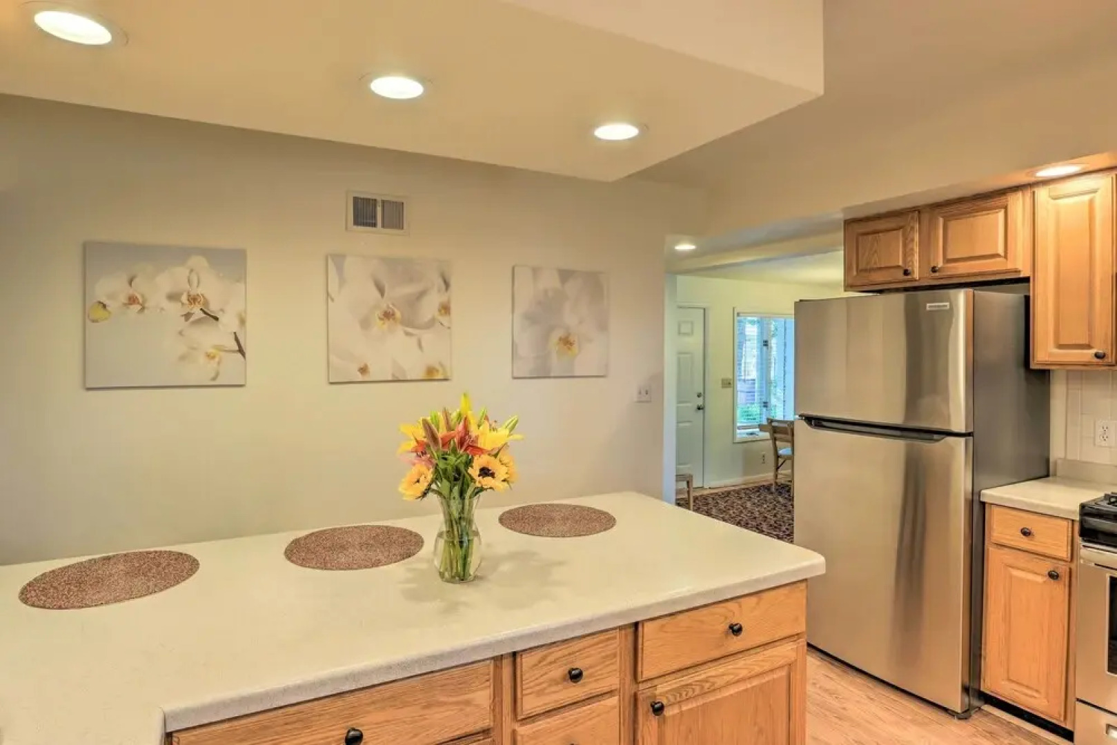 Pet-friendly Whitefish Bay Getaway w/ Large Yard!