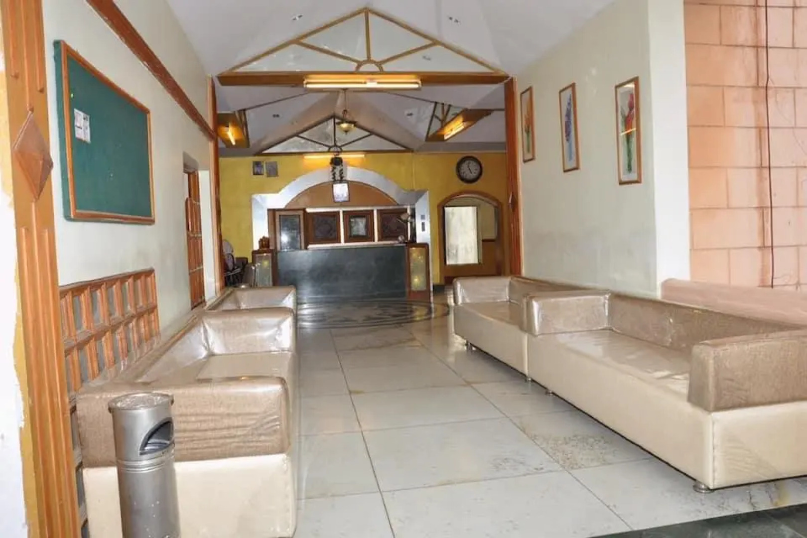 Hotel Ganapati Palace