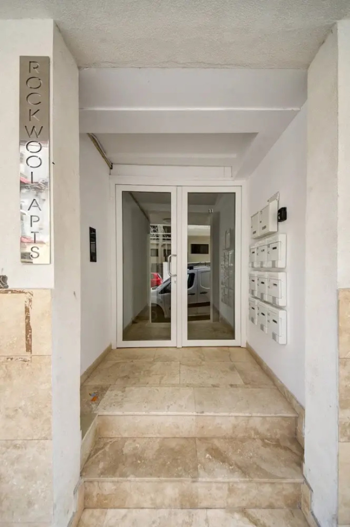 Beautiful 2 BDR Penthouse Near Valletta Sleeps 6