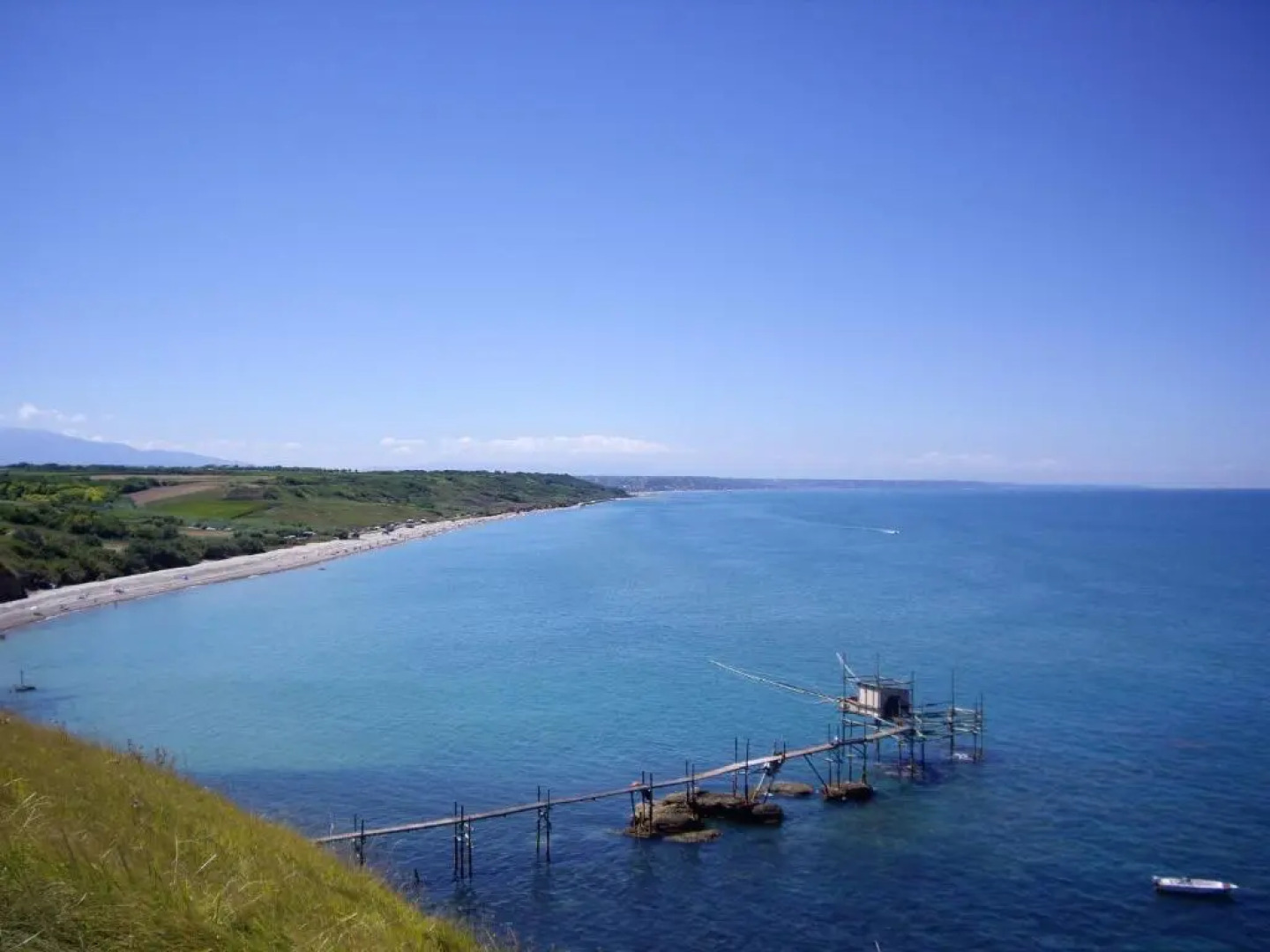 Sea view apartment 10 minute walk to the sea