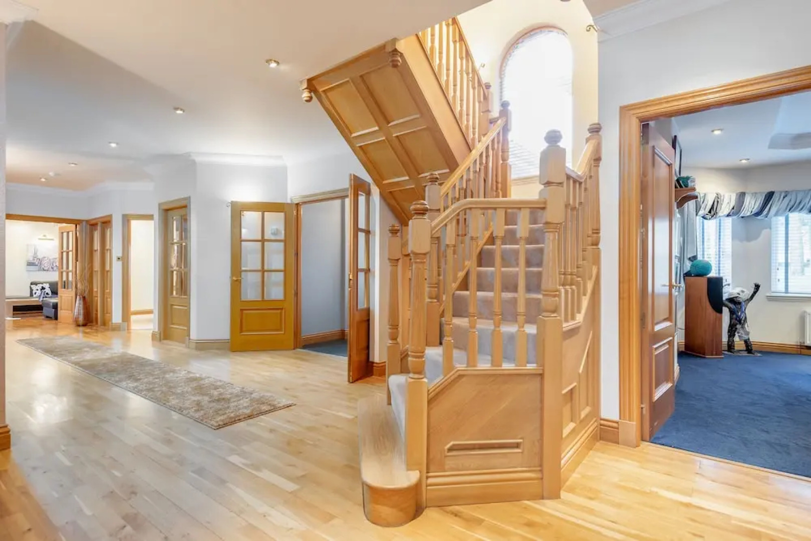 Luxury 6 Bed House With Pool