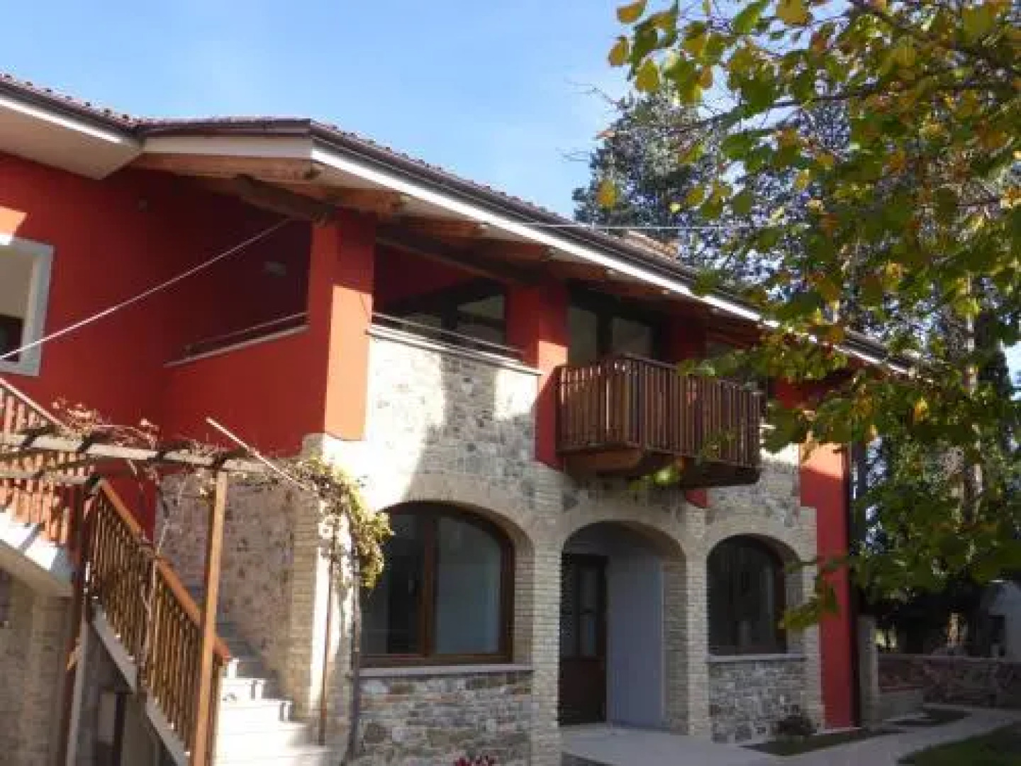 La Valeriana Farm Apartments