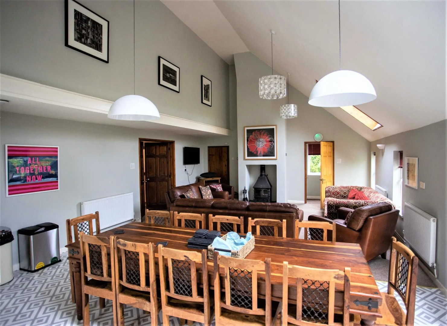 Coach House - 5 Bedroom Cottage - Llanfyrnach