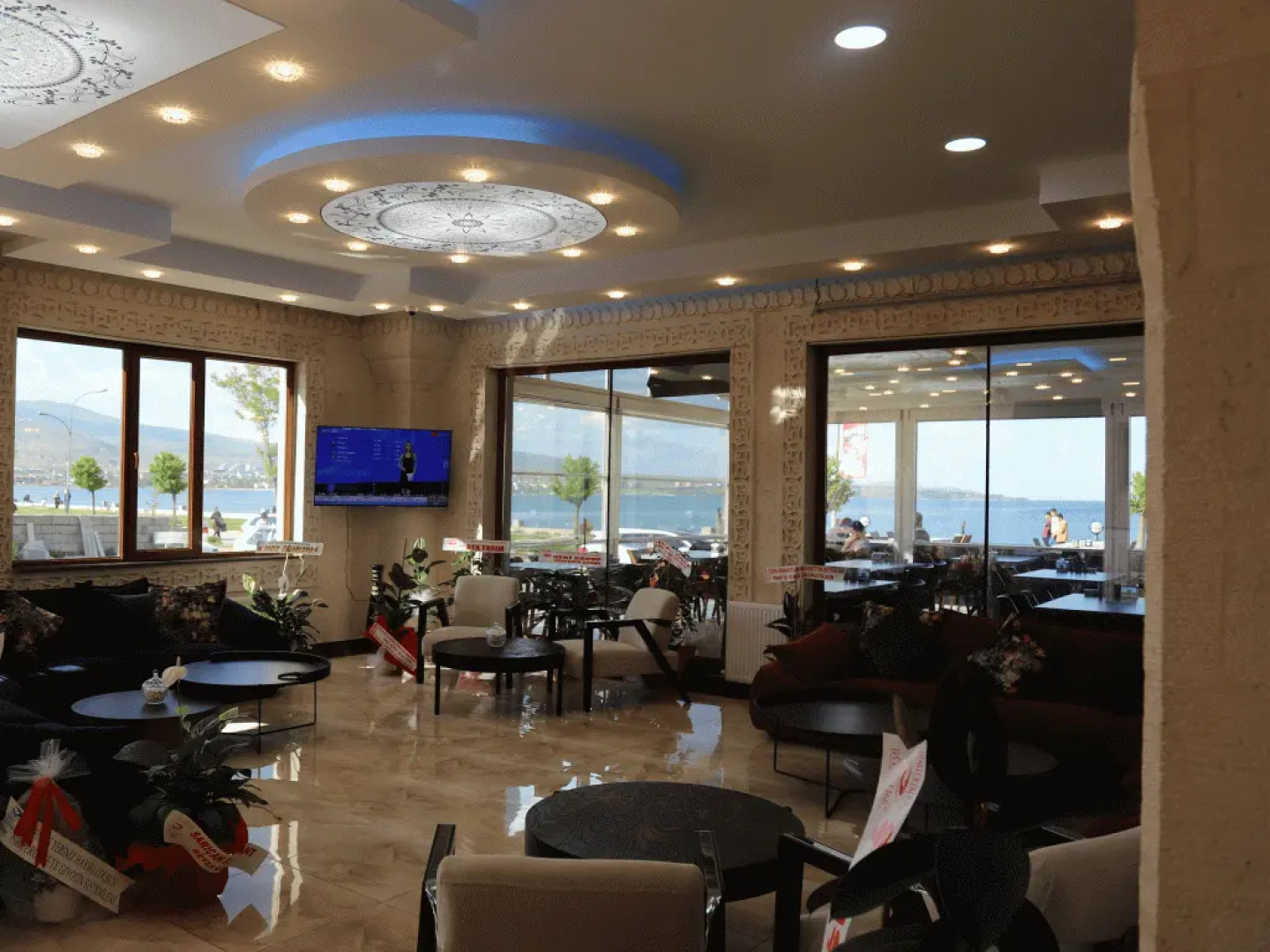 Beyaz Köşk Hotel & Cafe