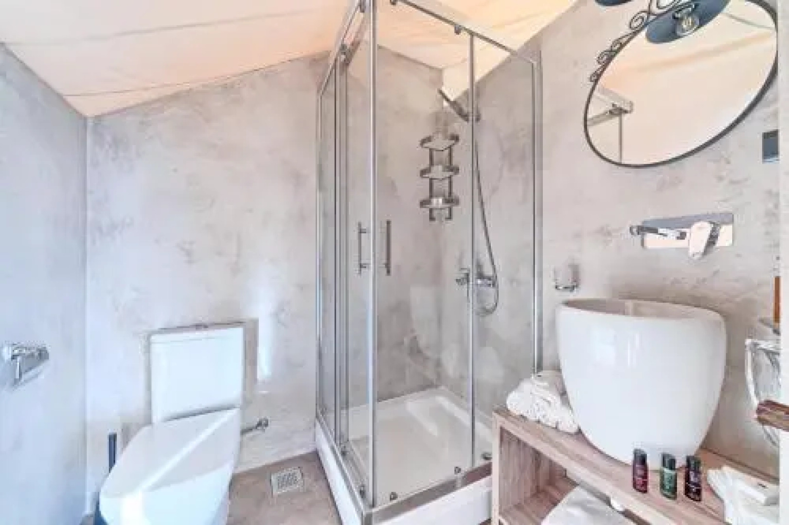 Golden Haven Luxe Glamp Resort