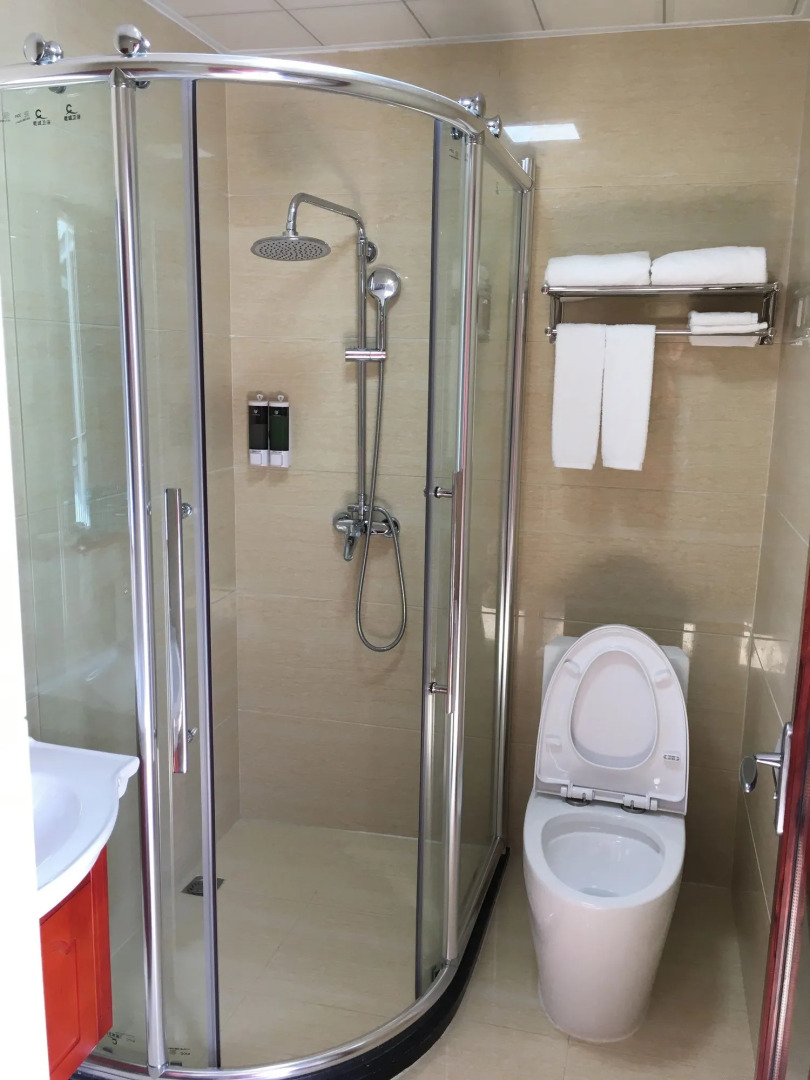 Yangshuo Mountain Top Retreat