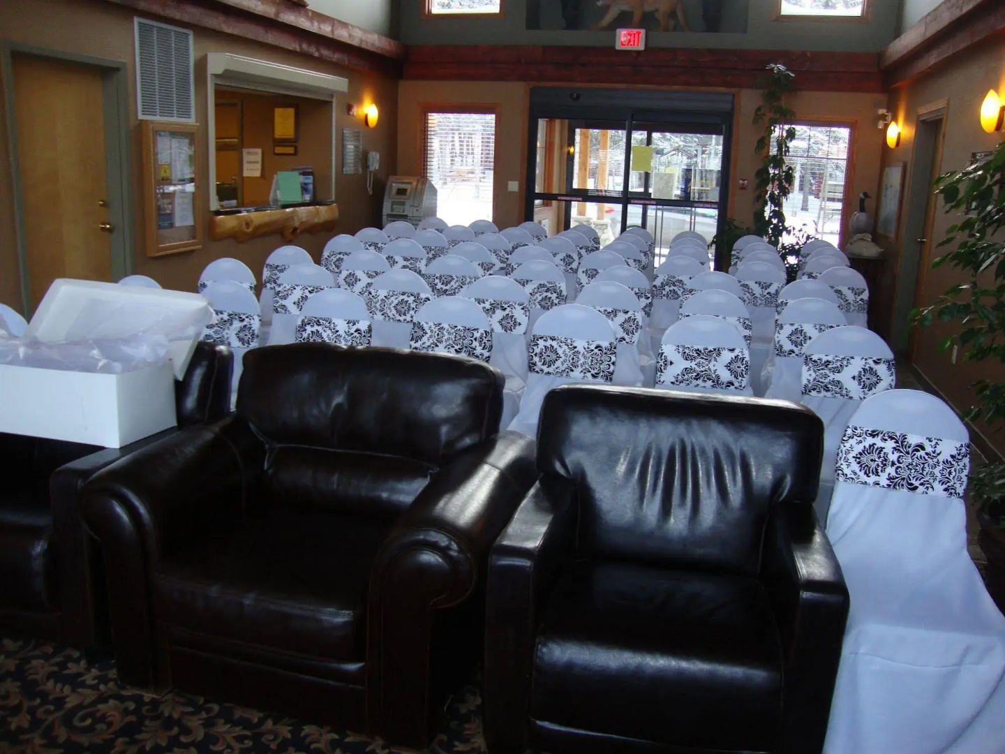 Elkwater Lake Lodge