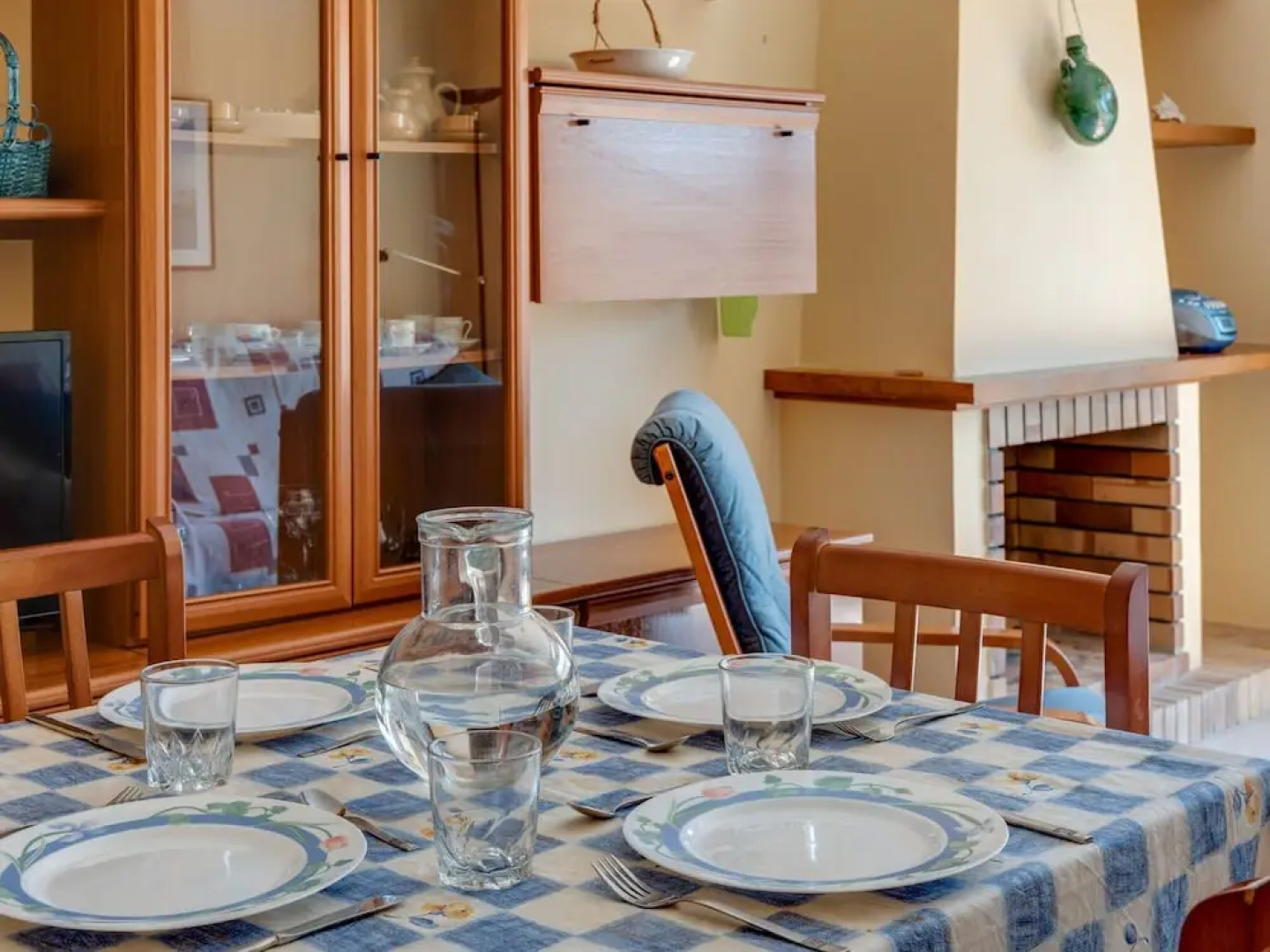 Splendid Mansion in Palau-Saverdera near Sea