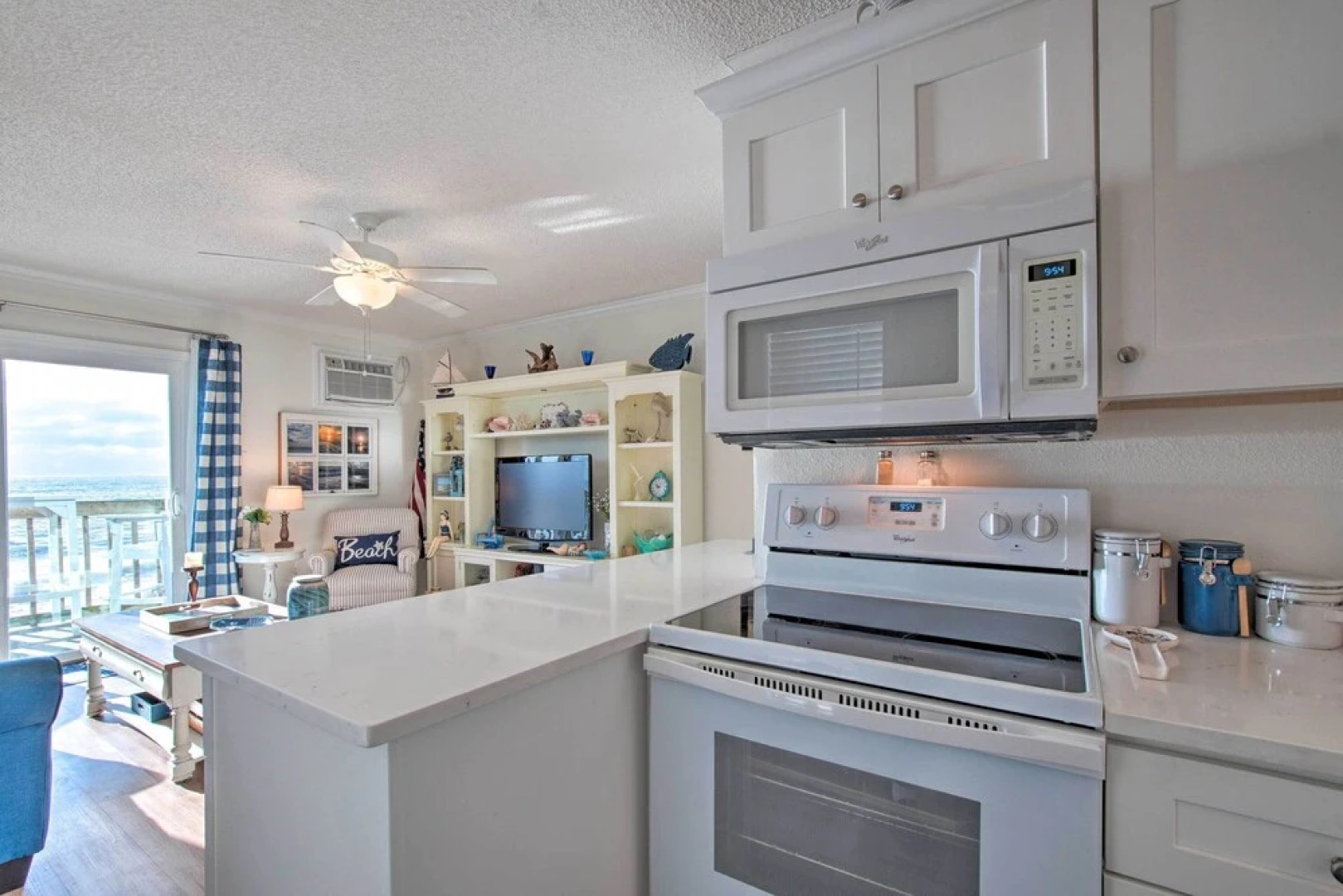 North Topsail Beach Escape With Ocean Views!
