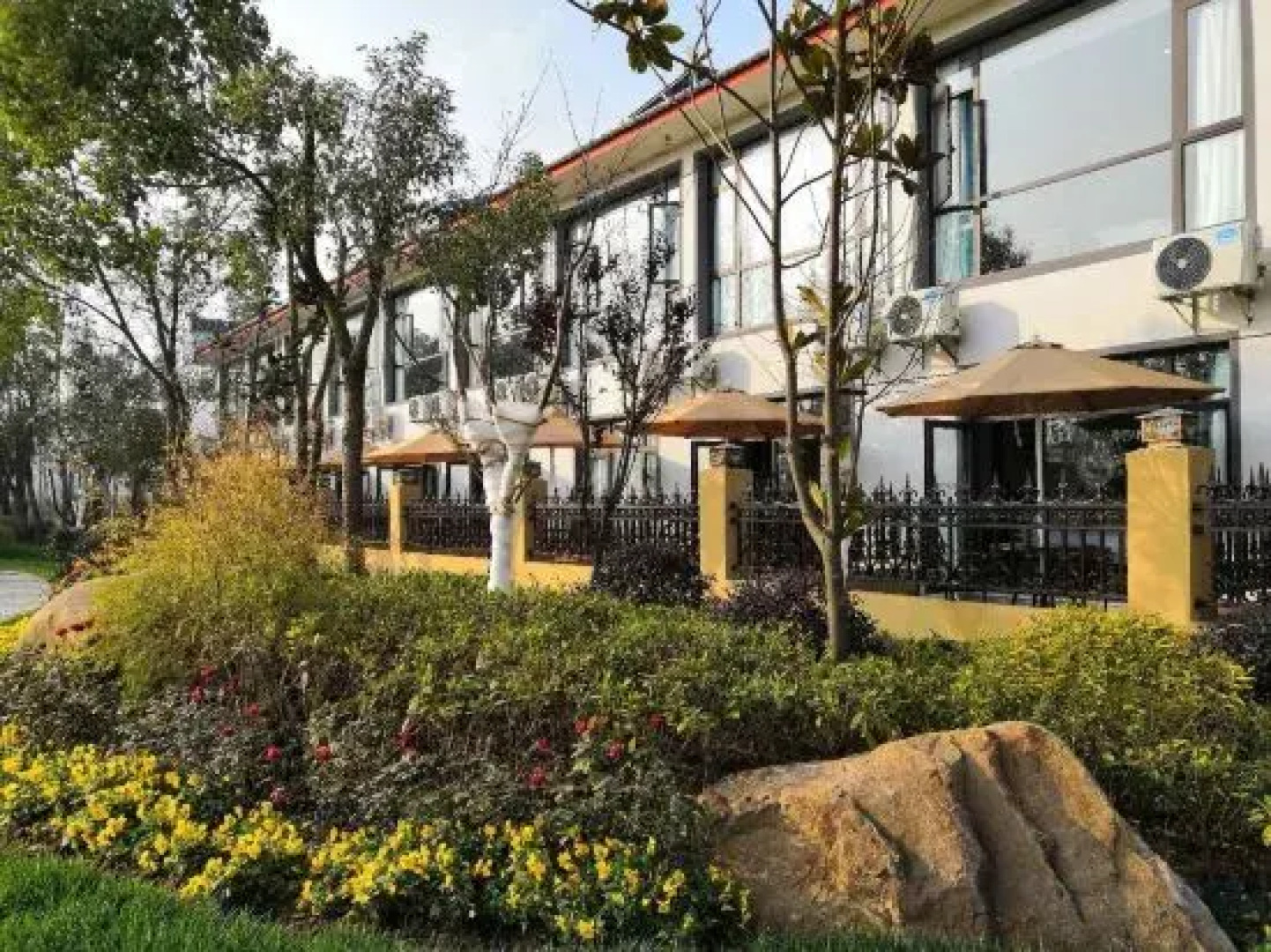 Juhongsheng Holiday Hotel