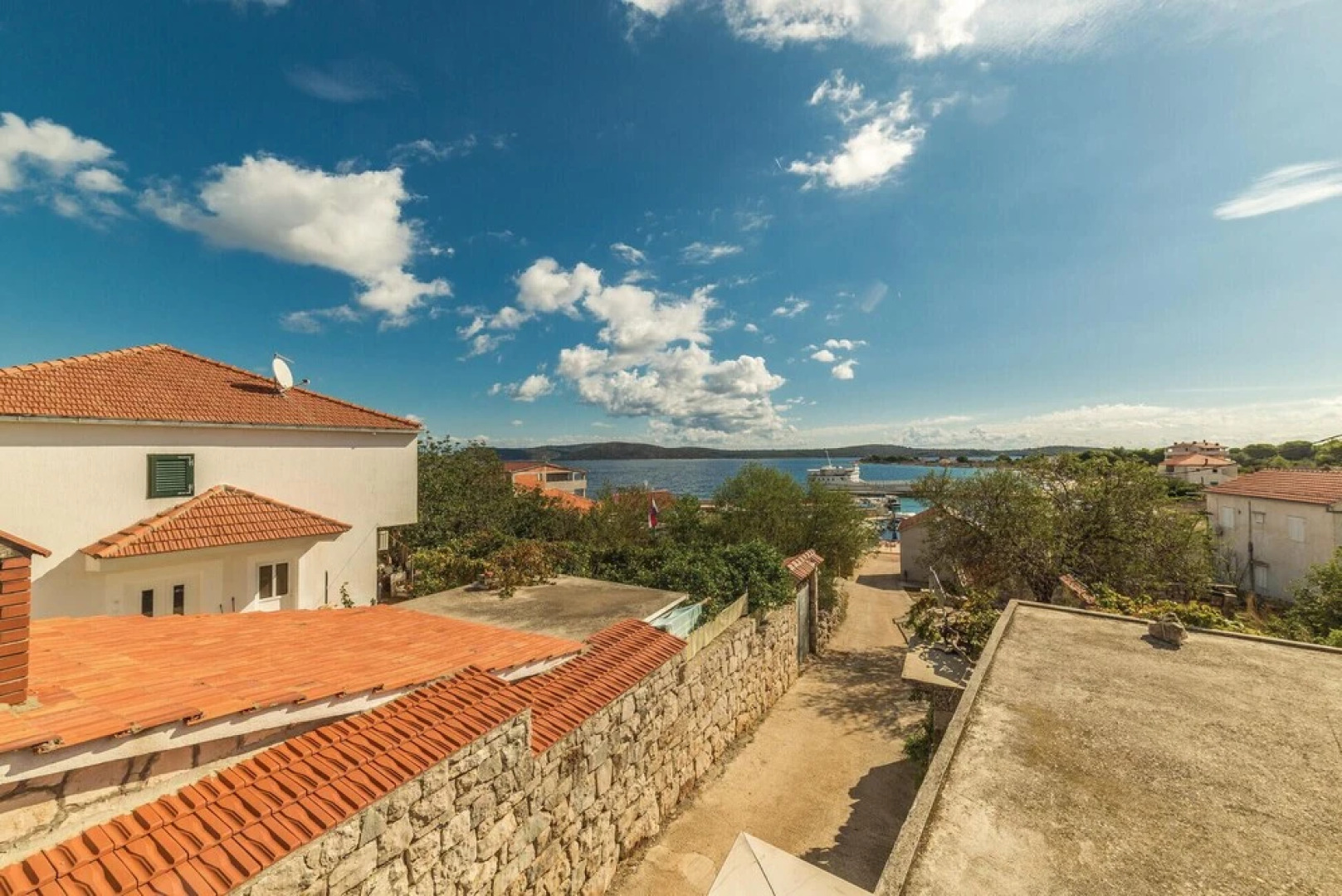 Stunning Home in Drvenik Mali With Wifi and 2 Bedrooms