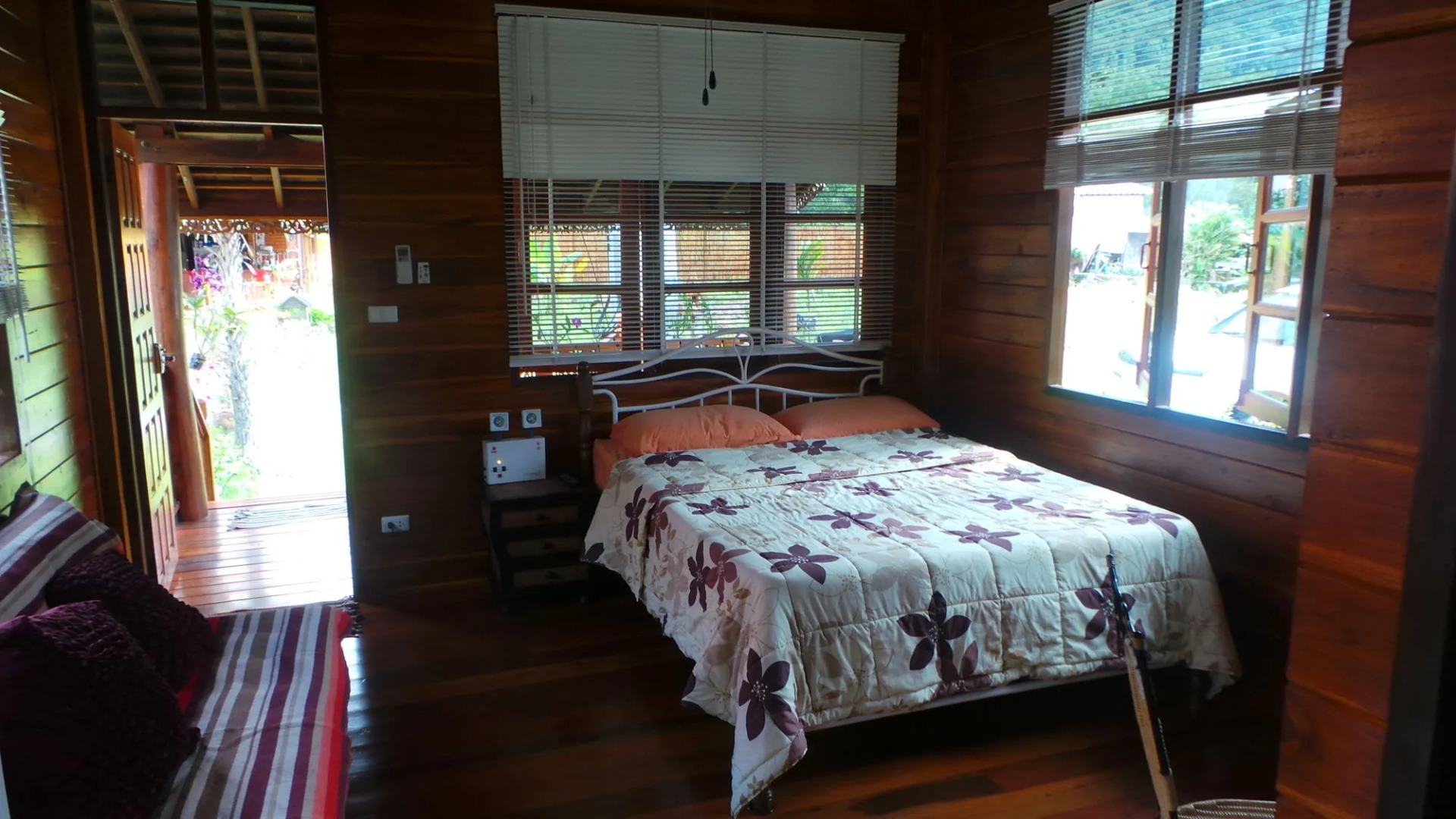 Golden Teak Resort Baan Sapparot