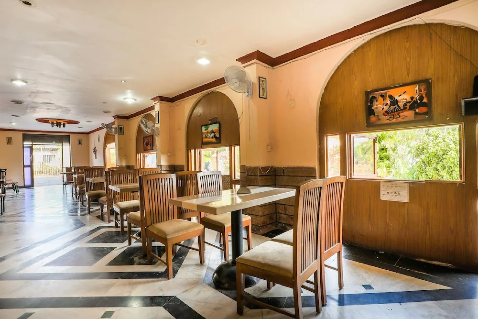 SPOT ON 37412 Hotel Priti International