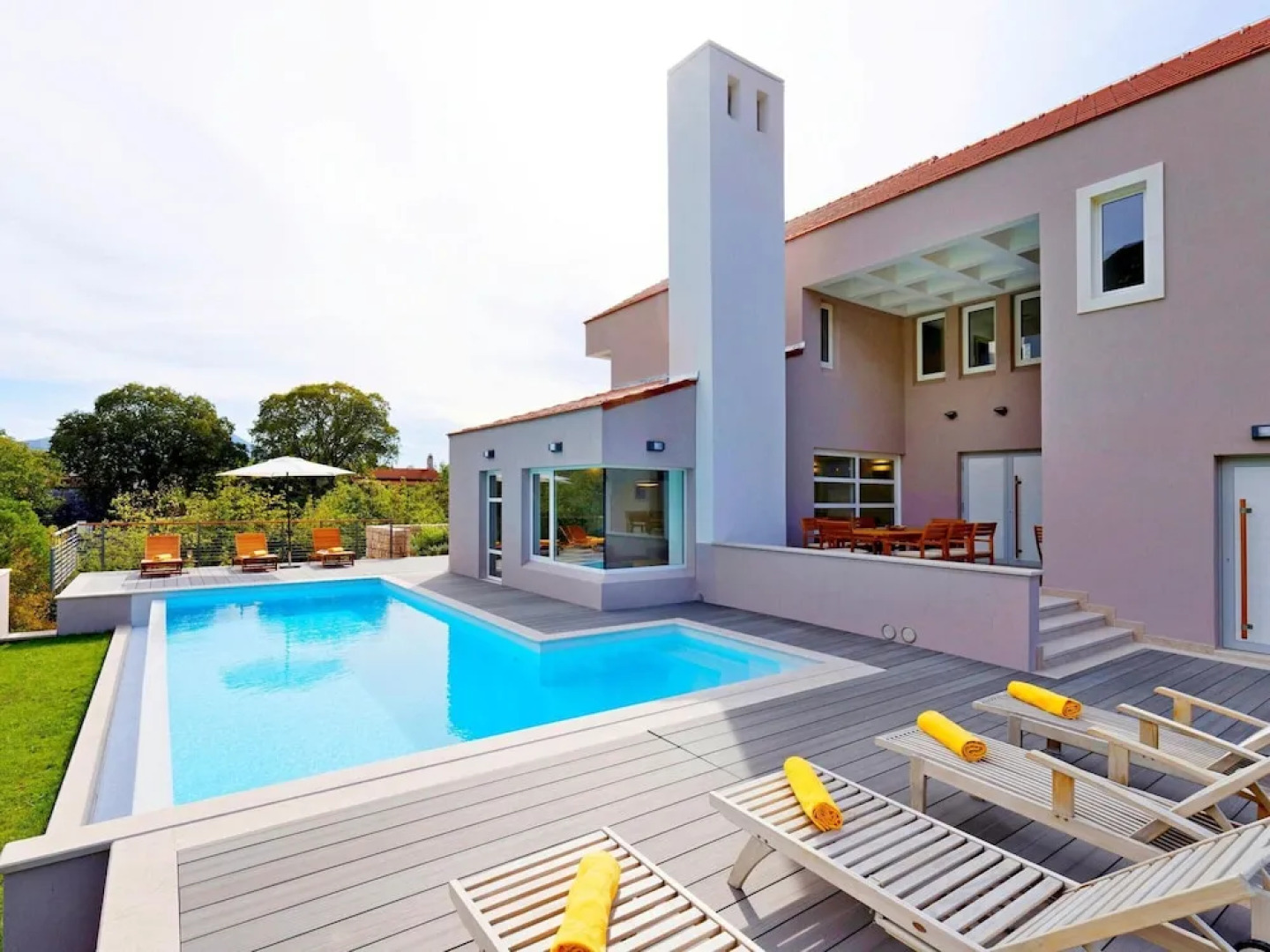Villa in Zupa With Infinity Pool & Biokovo Views