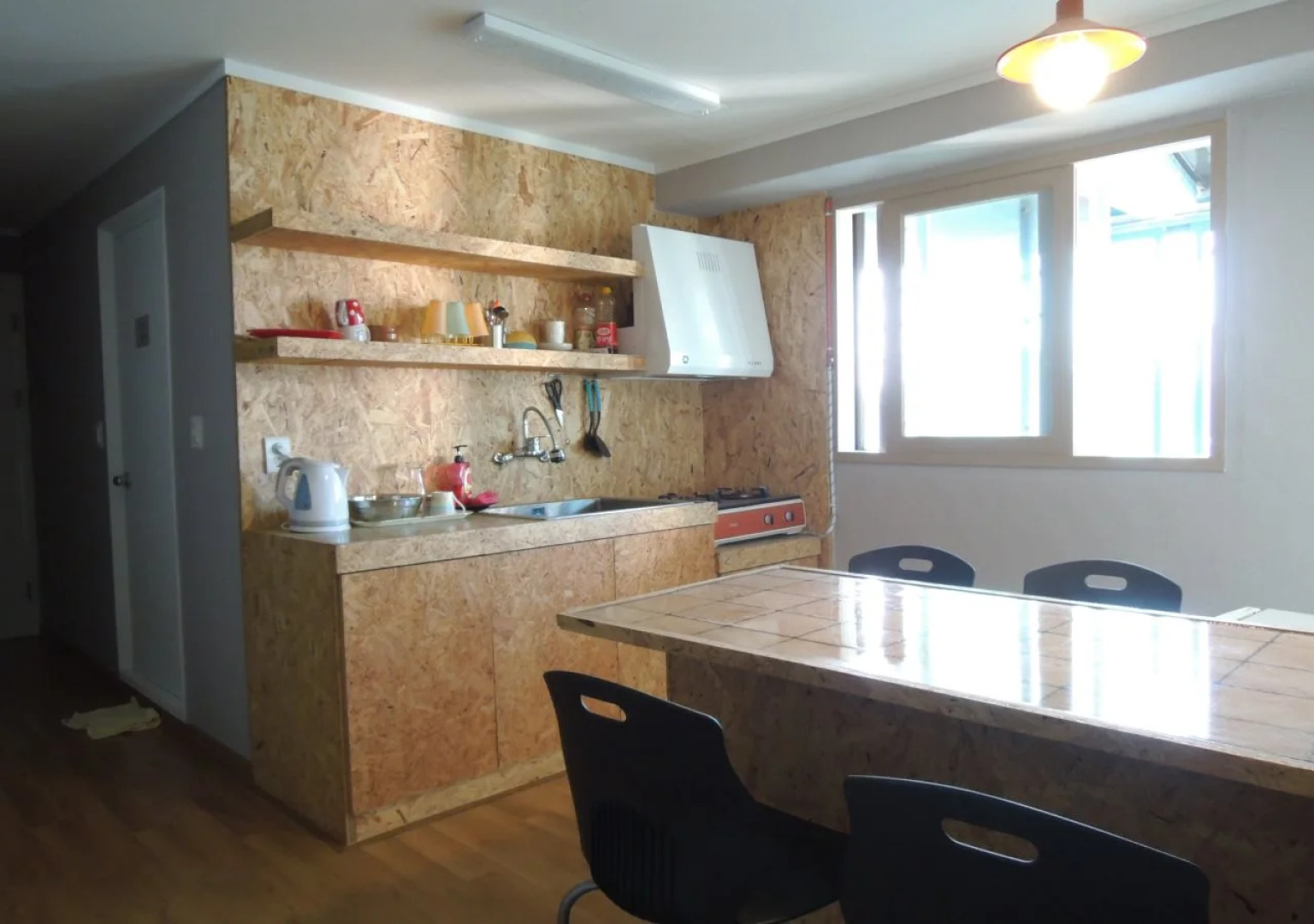 The Style Capsule Guesthouse - Hostel