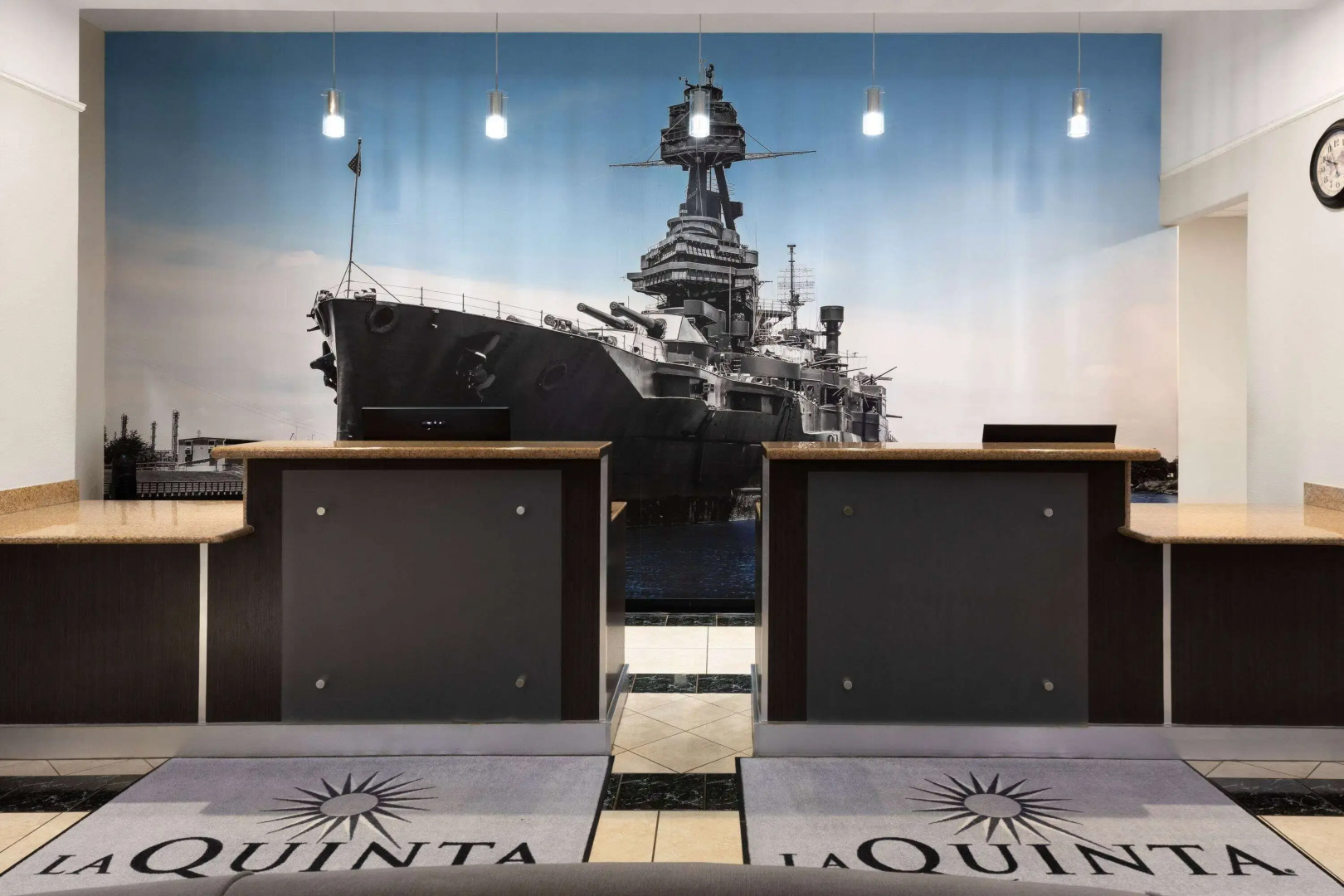 La Quinta Inn & Suites by Wyndham Deer Park