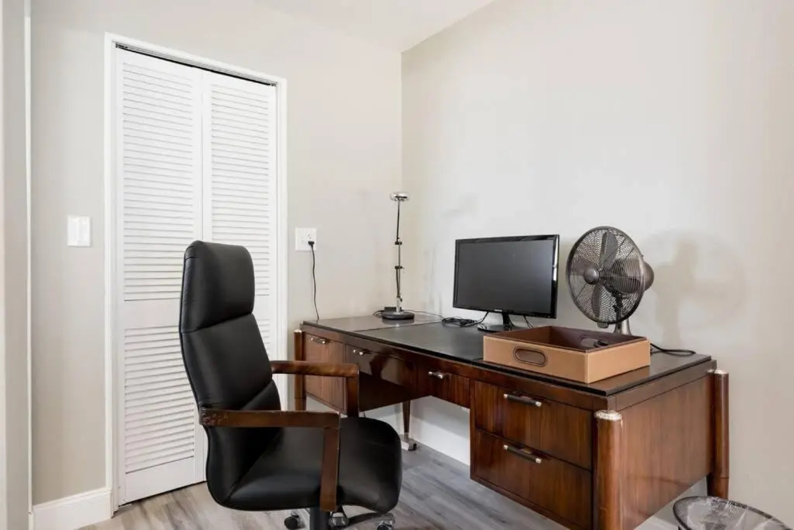 Elegant Heated Pool Home 12 minutes to the beaches of Anna Maria Island and IMG Academy