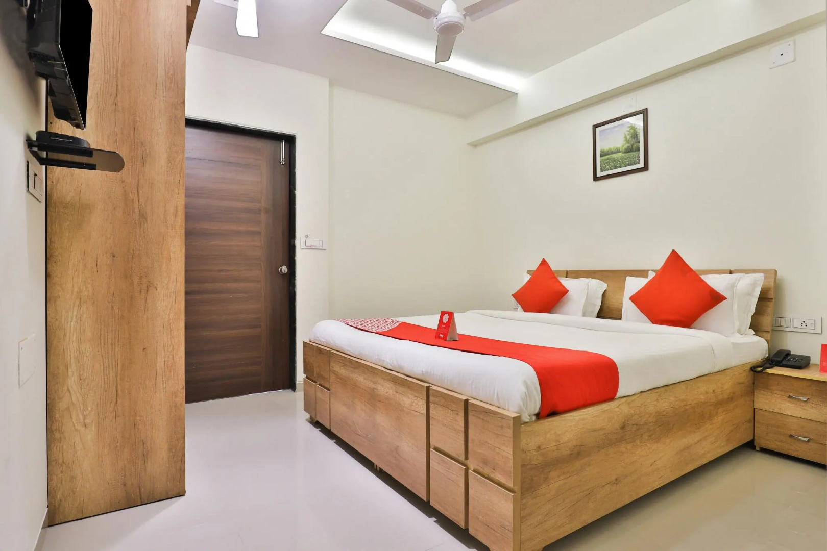 Collection O 12462 Hotel Shiv Inn