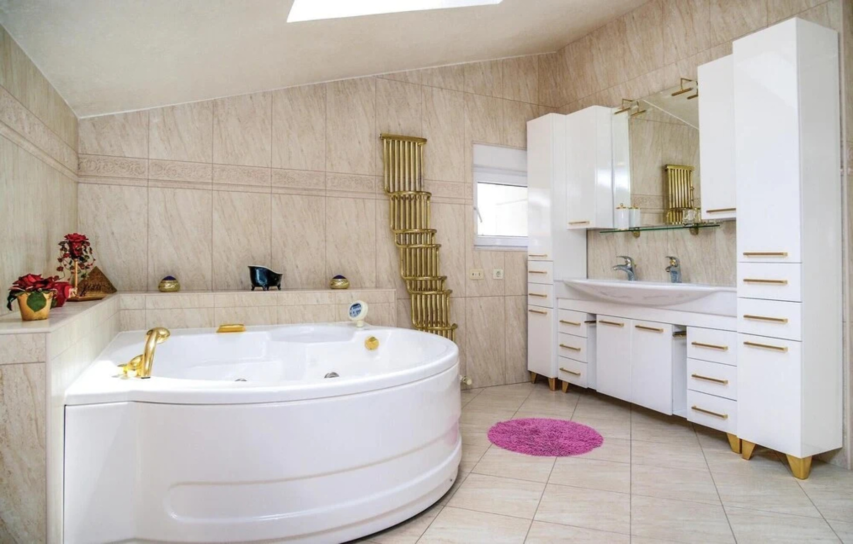 Stunning Home in Makarska with Hot Tub, Sauna & 9 Bedrooms