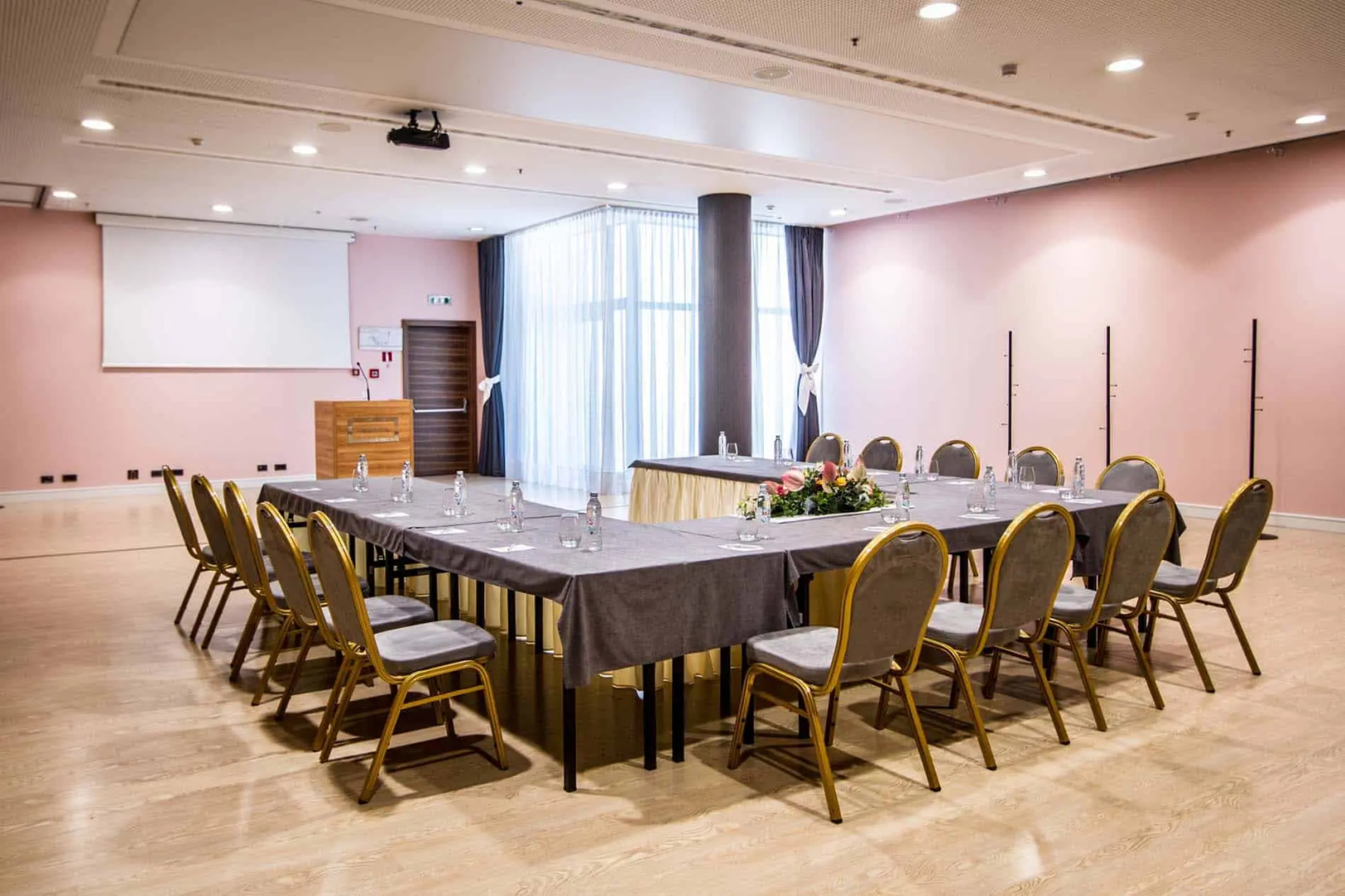Atrium Hotel