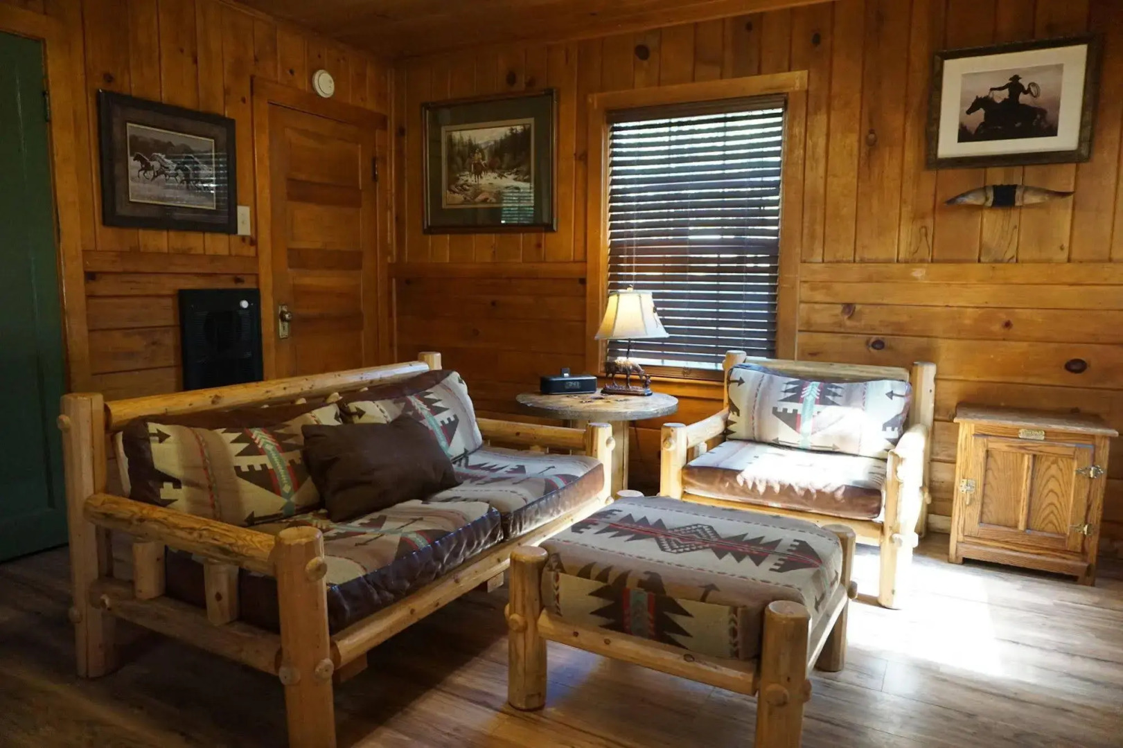 Shaver Lake Village Hotel