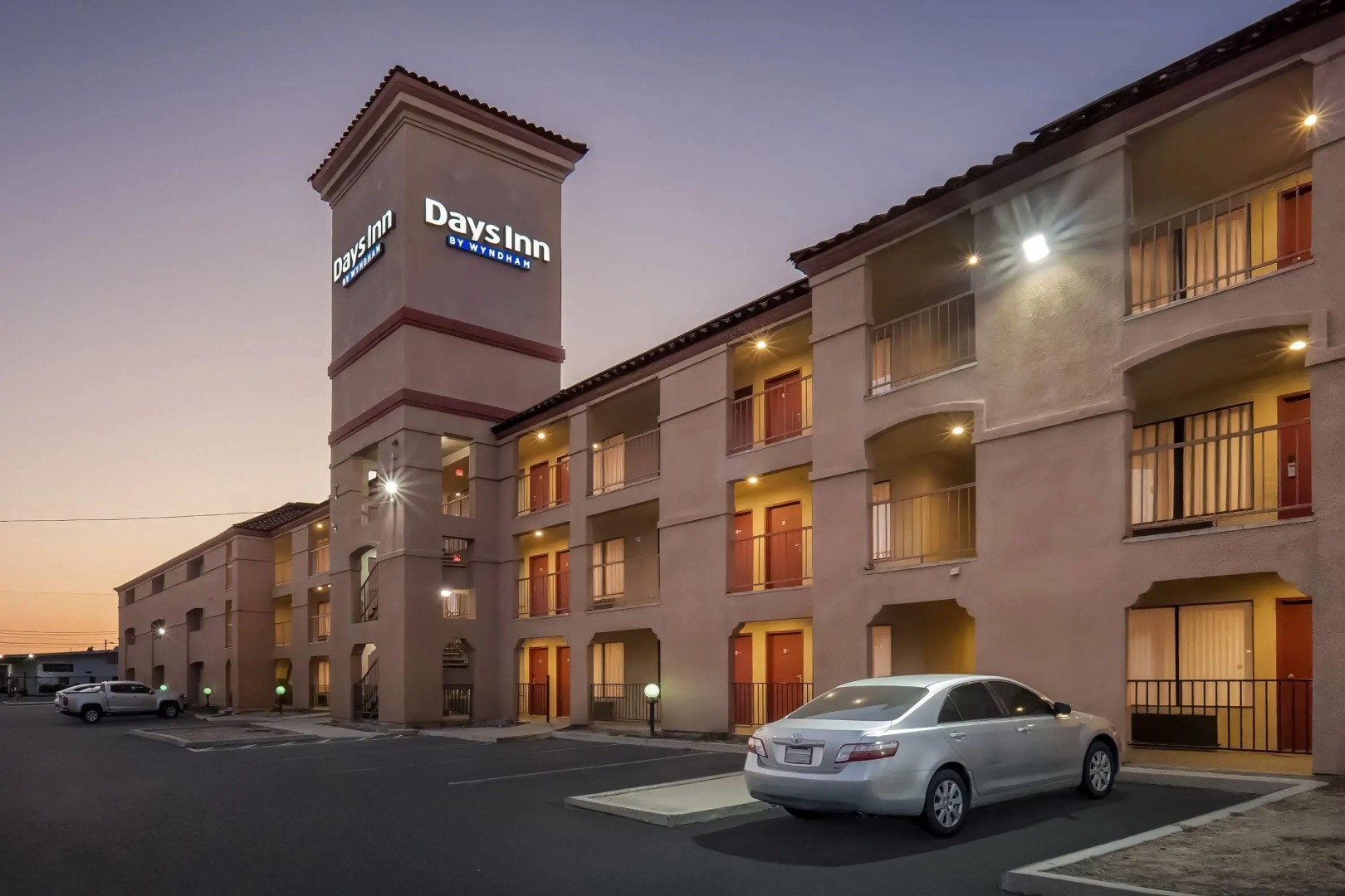 Days Inn by Wyndham Fontana / Rialto