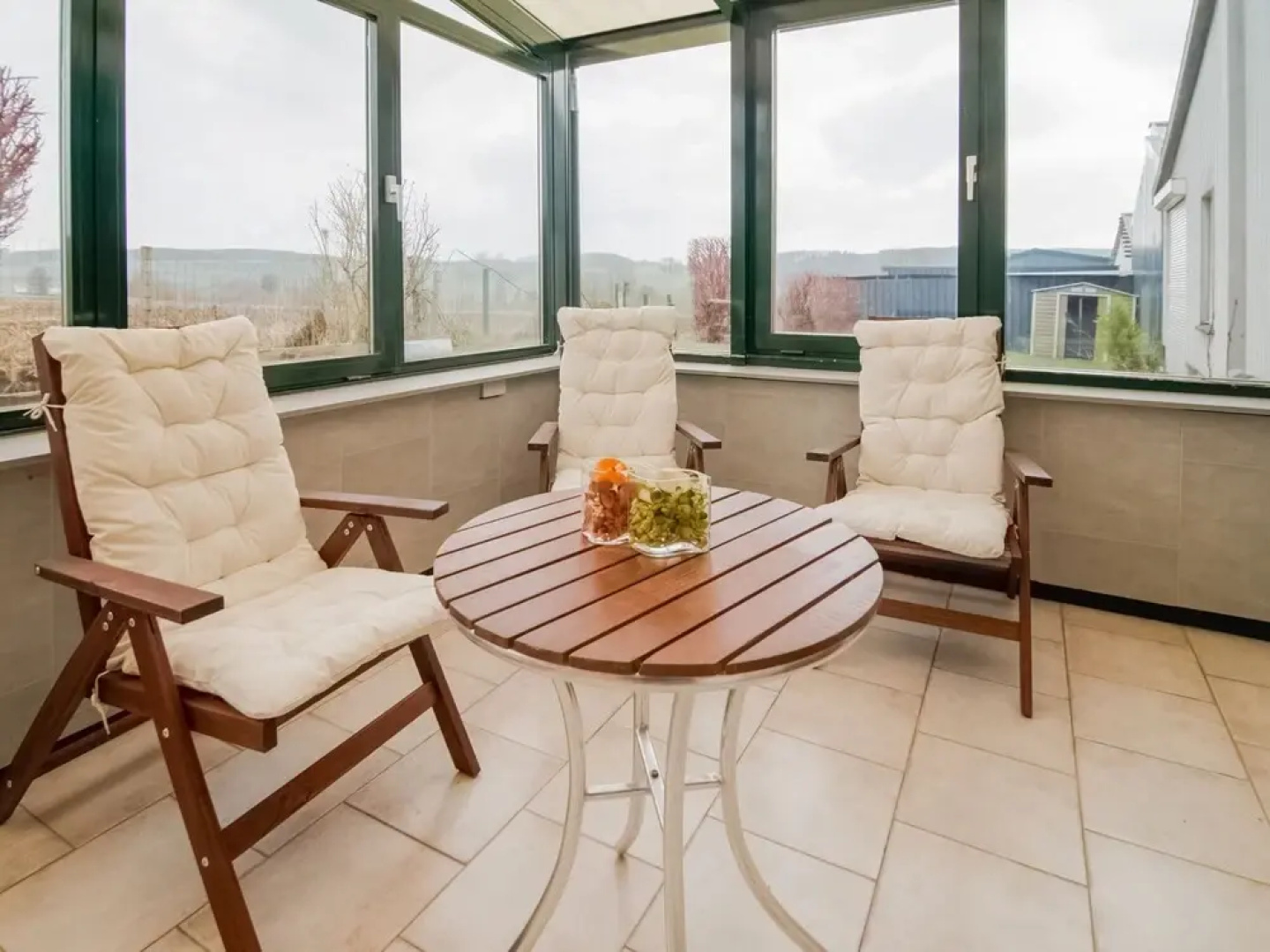 Cottage in Vaux-sur-sure With Garden