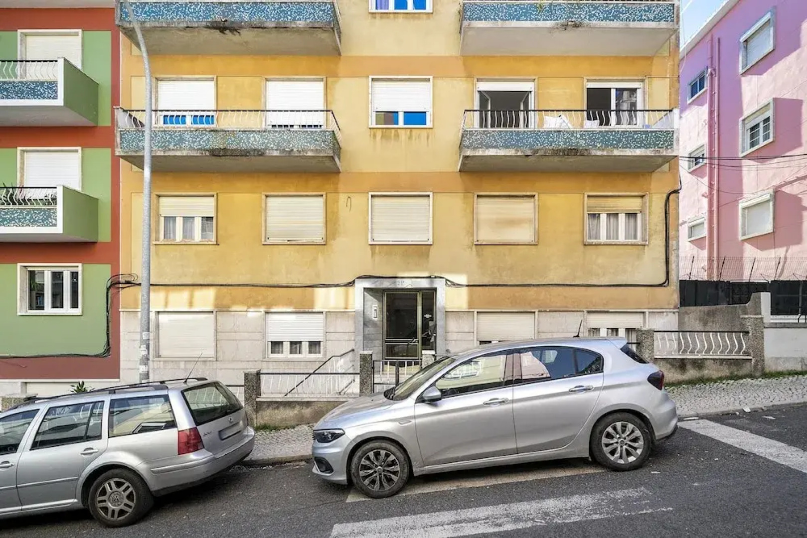 Suburban Serenity Family Home With Pool