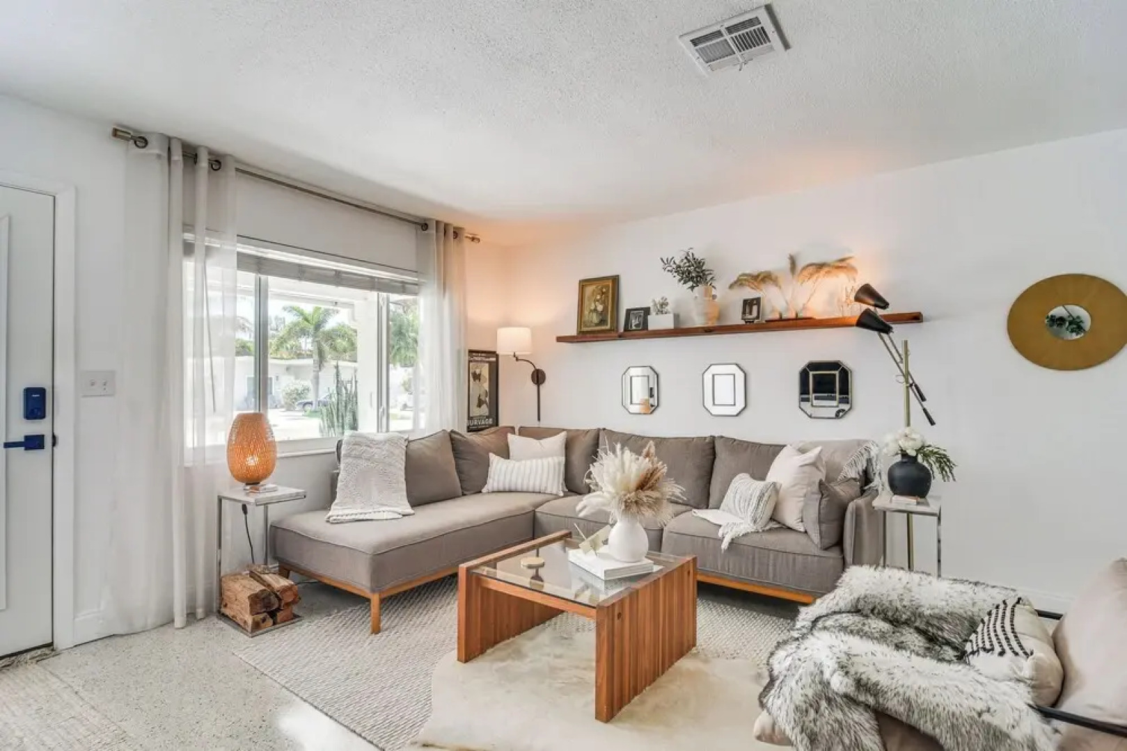 Redington Beach Coastal Retreat - Walk to Beach!