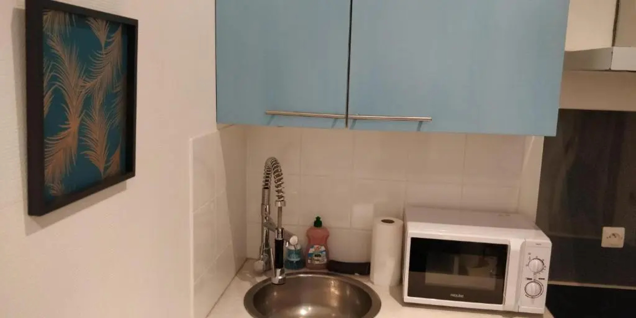 Modern 1 bedroom apartment near the metro.