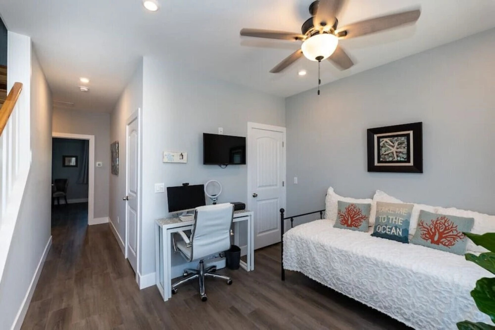 Cheerful Ventnor House Walk to the Beach