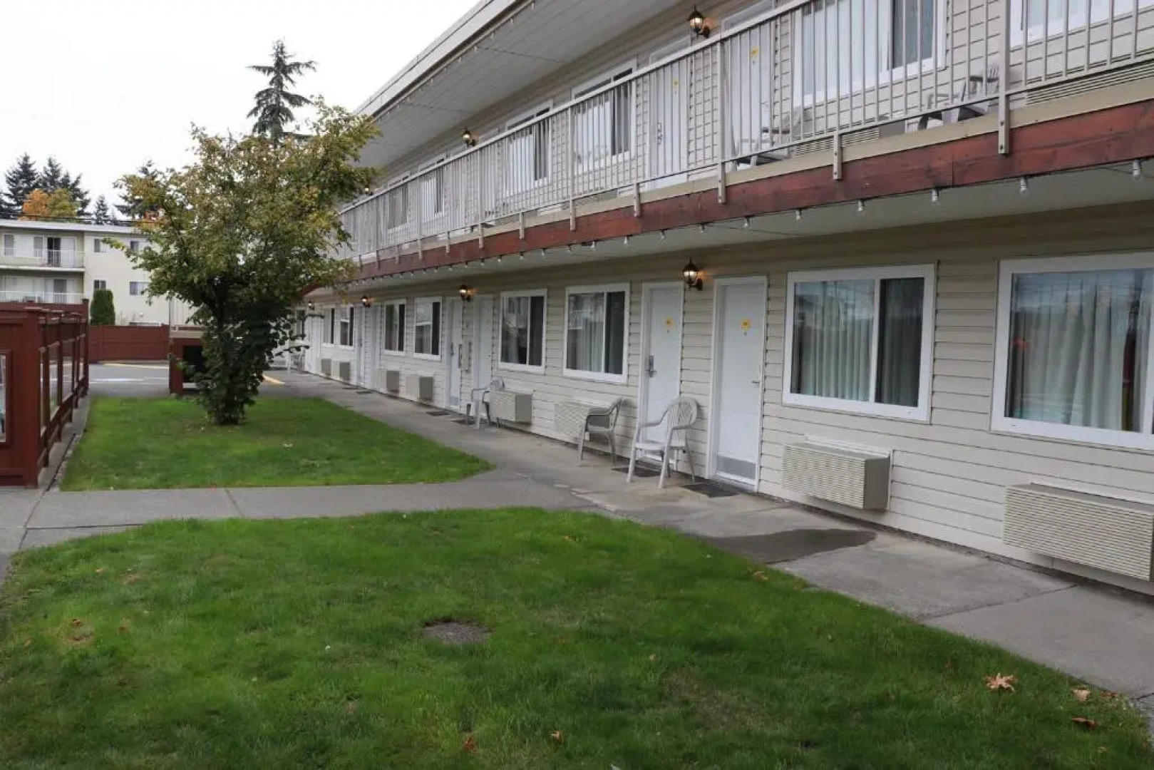 Super 8 by Wyndham Courtenay