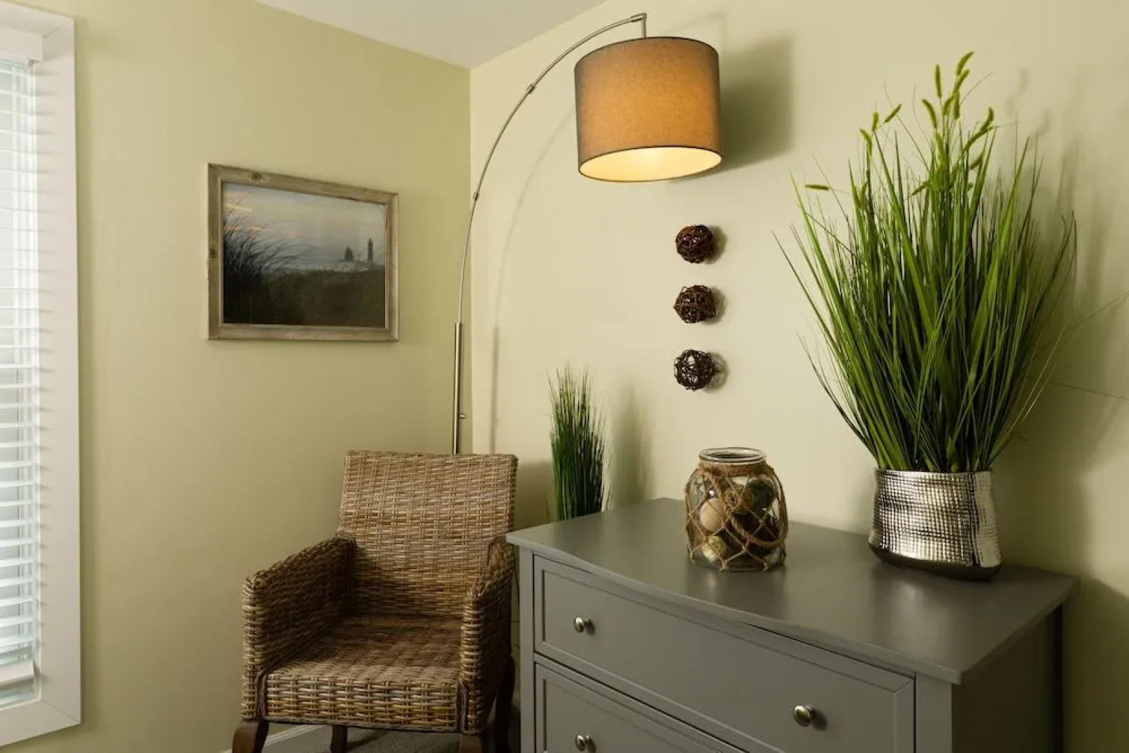 Looking Glass Beachfront Inn