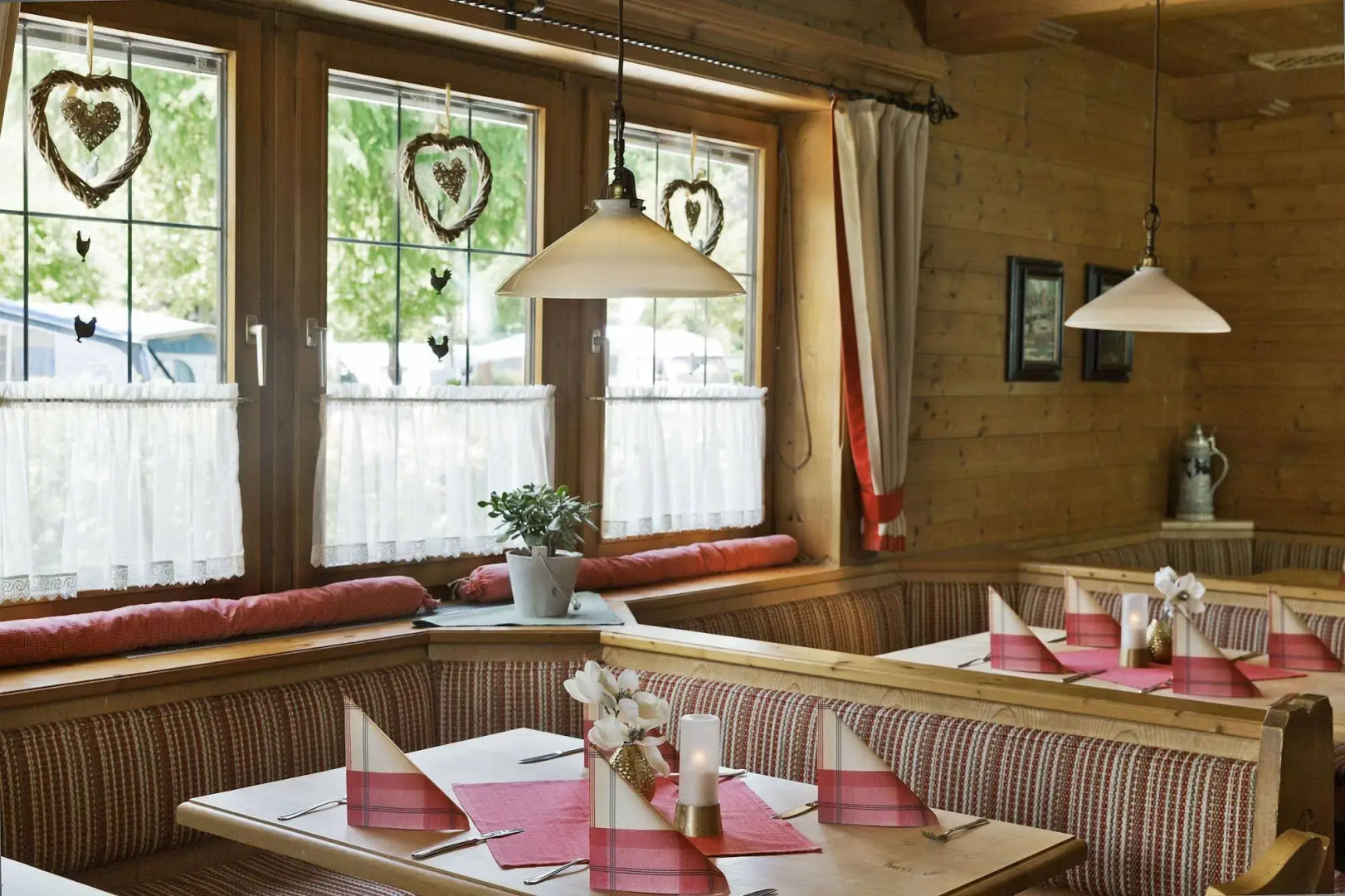 natürlich Hell. Aparthotel & Camping