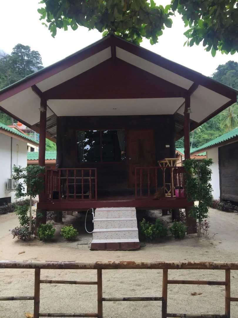 Phi Phi Nice Beach Resort