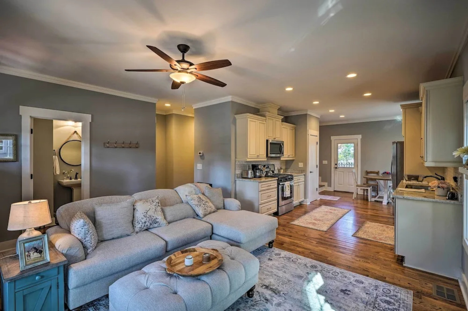 Cozy Southern Pines Retreat 1 Mi to Downtown!