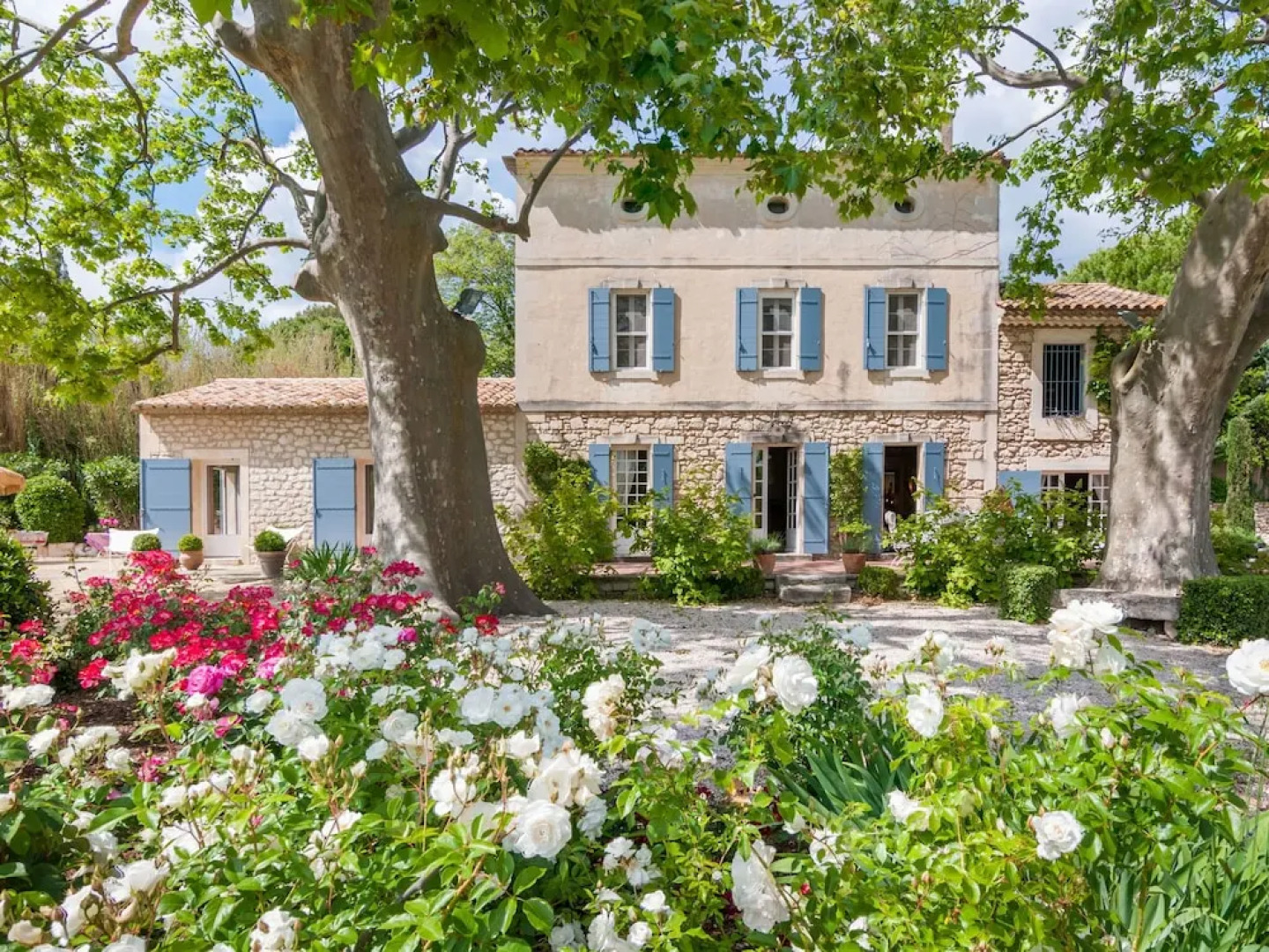 Fancy Villa With Artistic Interiors and Pool in Paradou