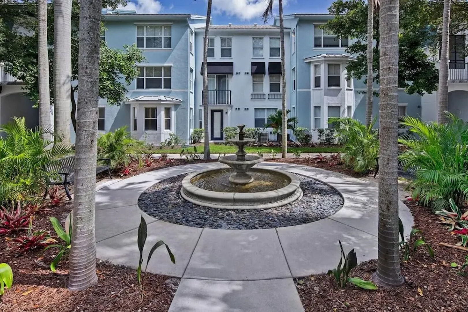 Contemporary 1br, In Unit Washer/dryer, Free Parking With All Amenities! 1 Bedroom Apts