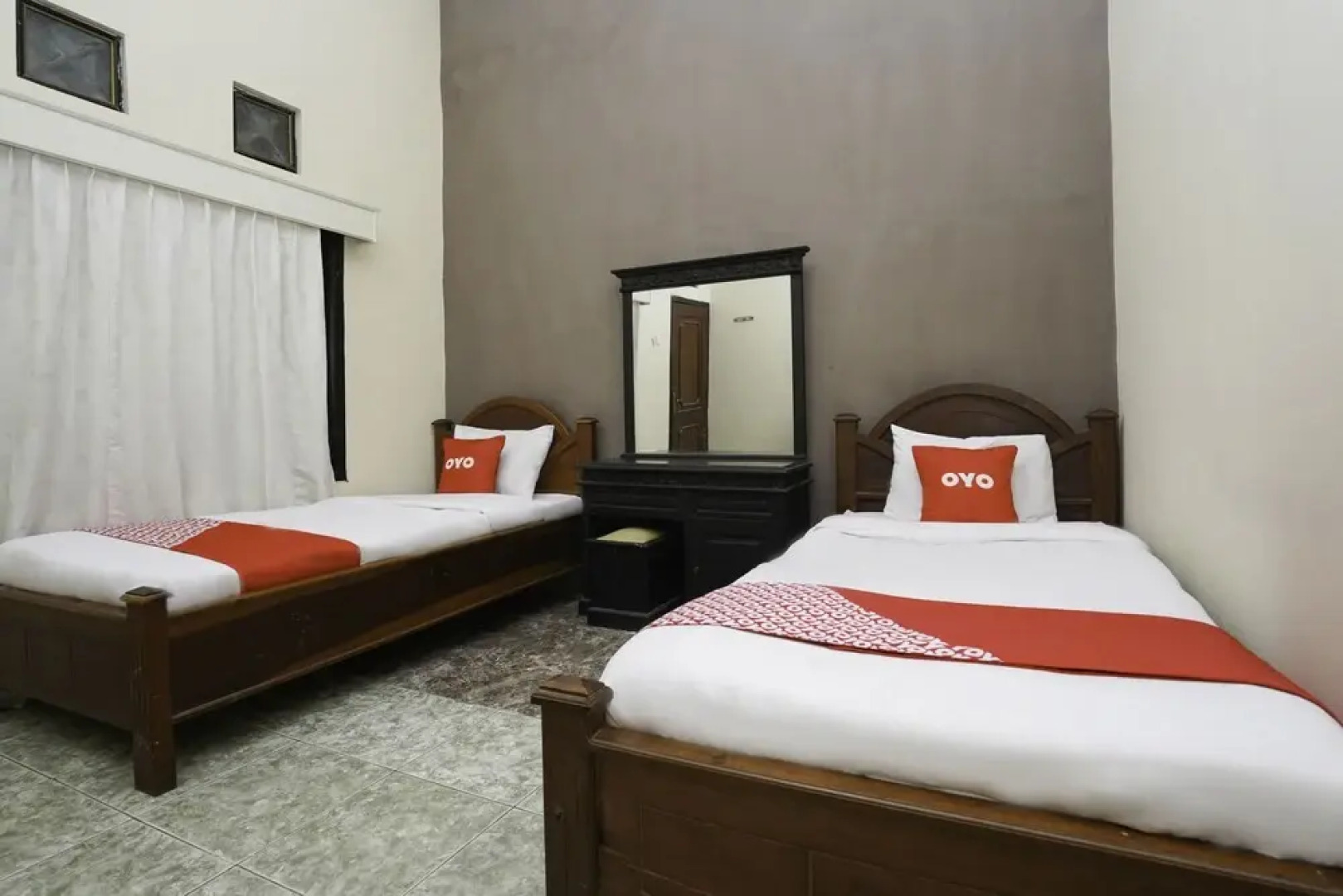 Hotel Madinah Syariah