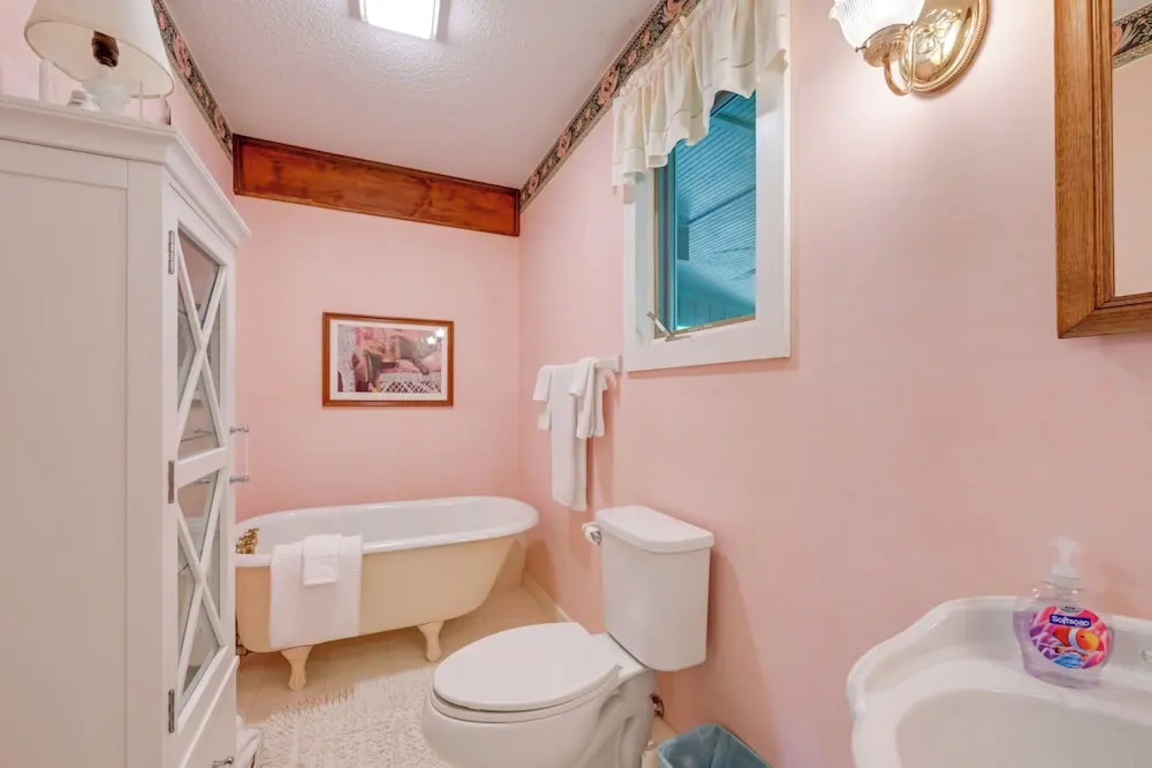 'smallwood' Cute Highlands Home w/ Screened Porch!