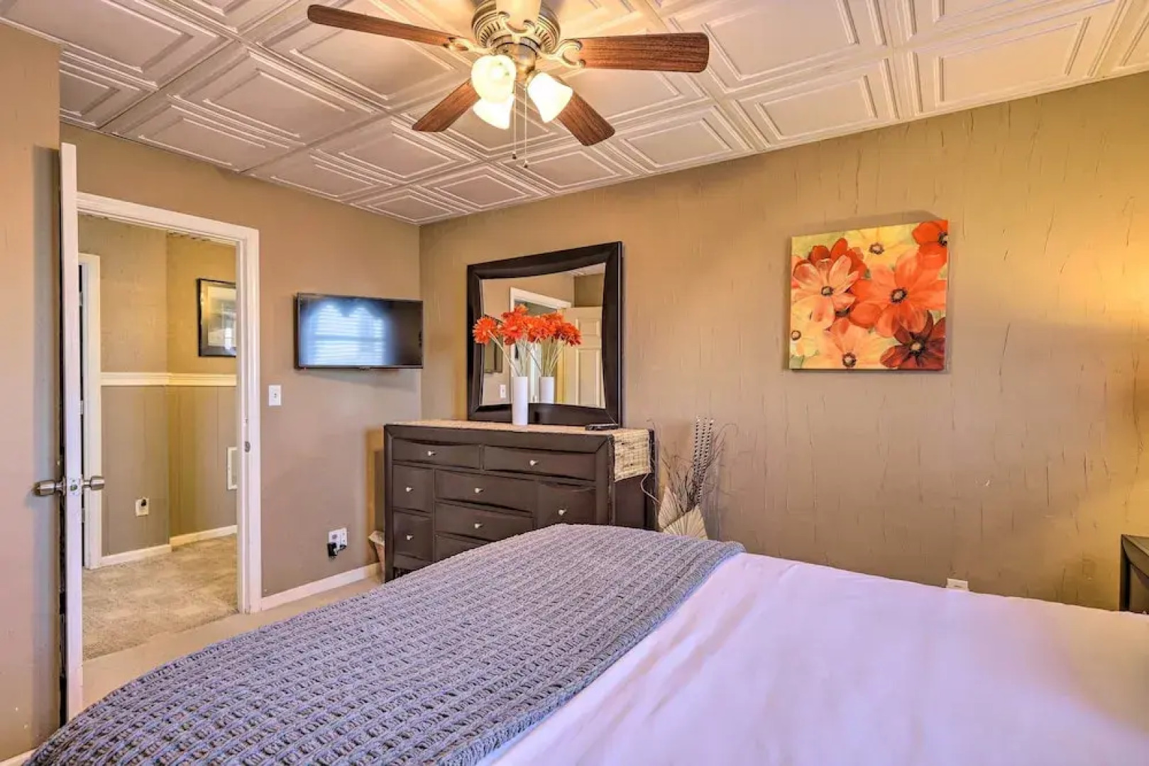 Cozy Caymus Cabin ~ 3 Miles to Callaway Gardens!