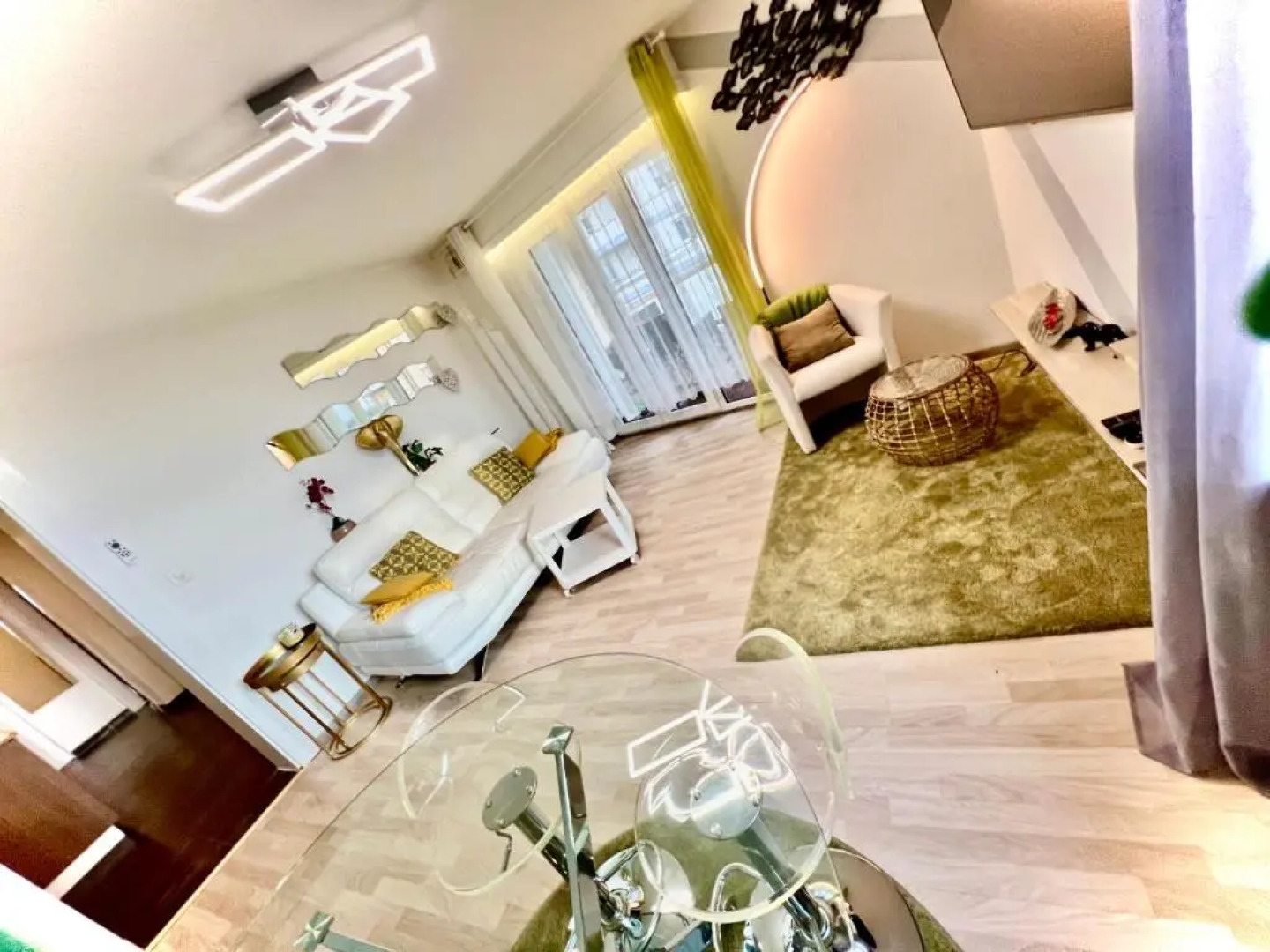 13 Family central modern app with Lake View