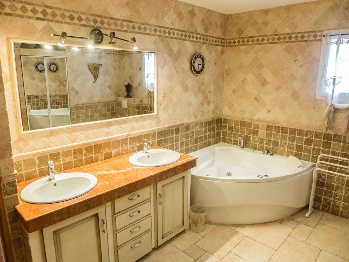 Spacious Furnished Holiday Villa With Private Pool and Covered Terrace