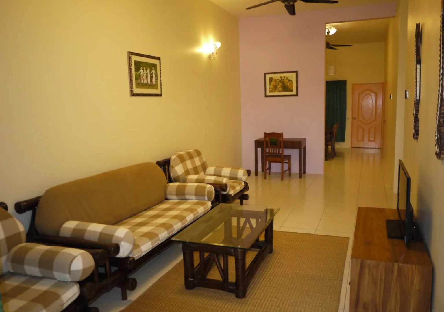 Pesona Home2stay at Tasik Raban