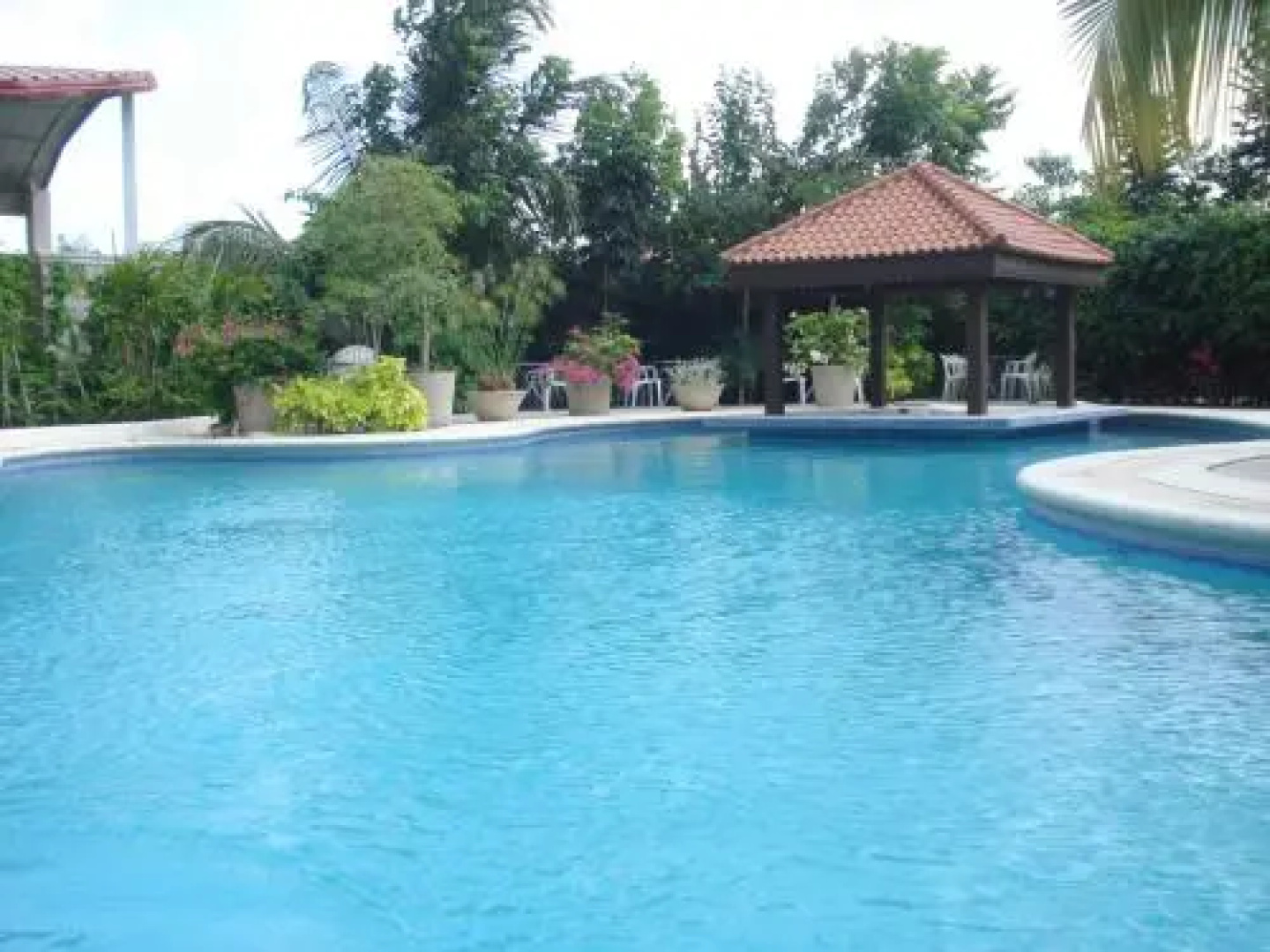 Leonia Holistic Destination