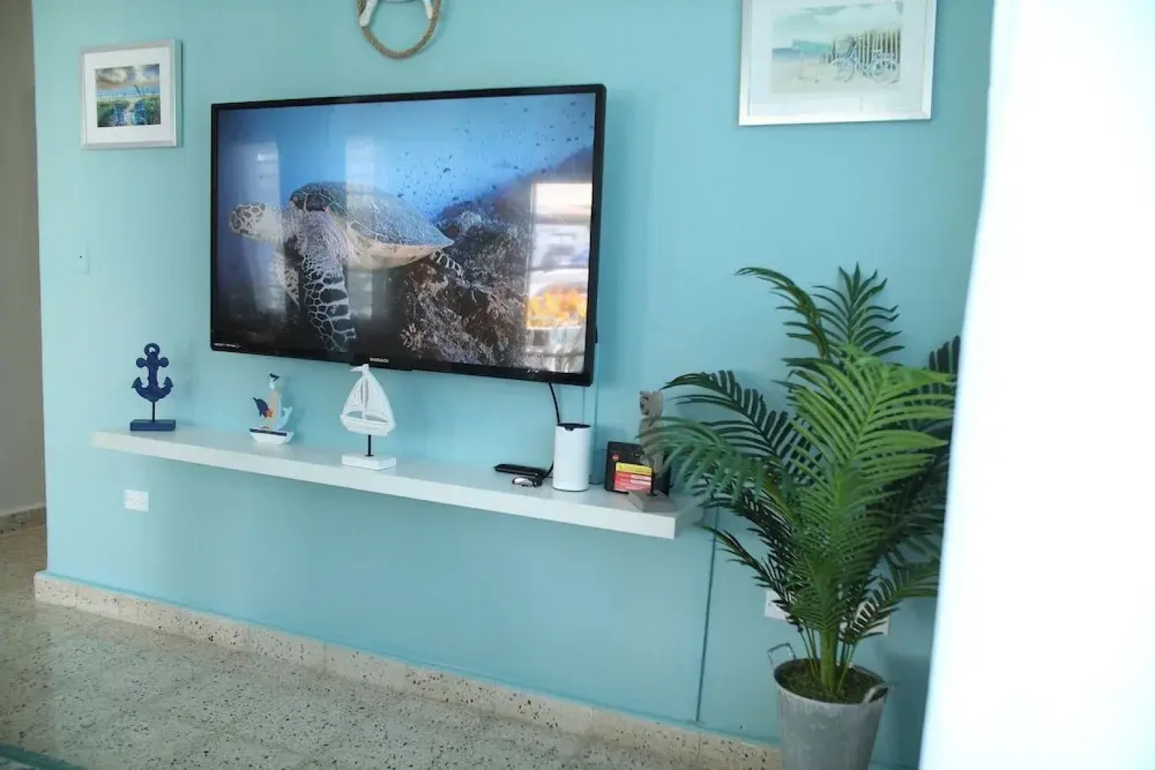 Tropical Breeze Escapes Couples Studio