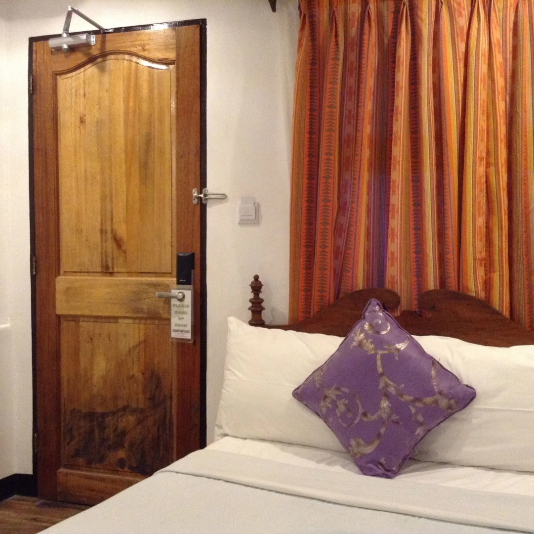 Log Cabin Hotel-Baguio