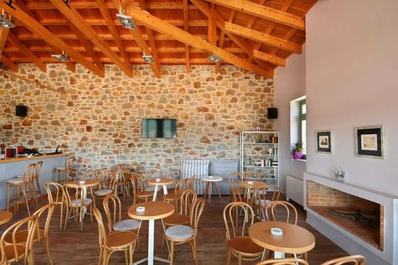 Foresta in Medias Mores